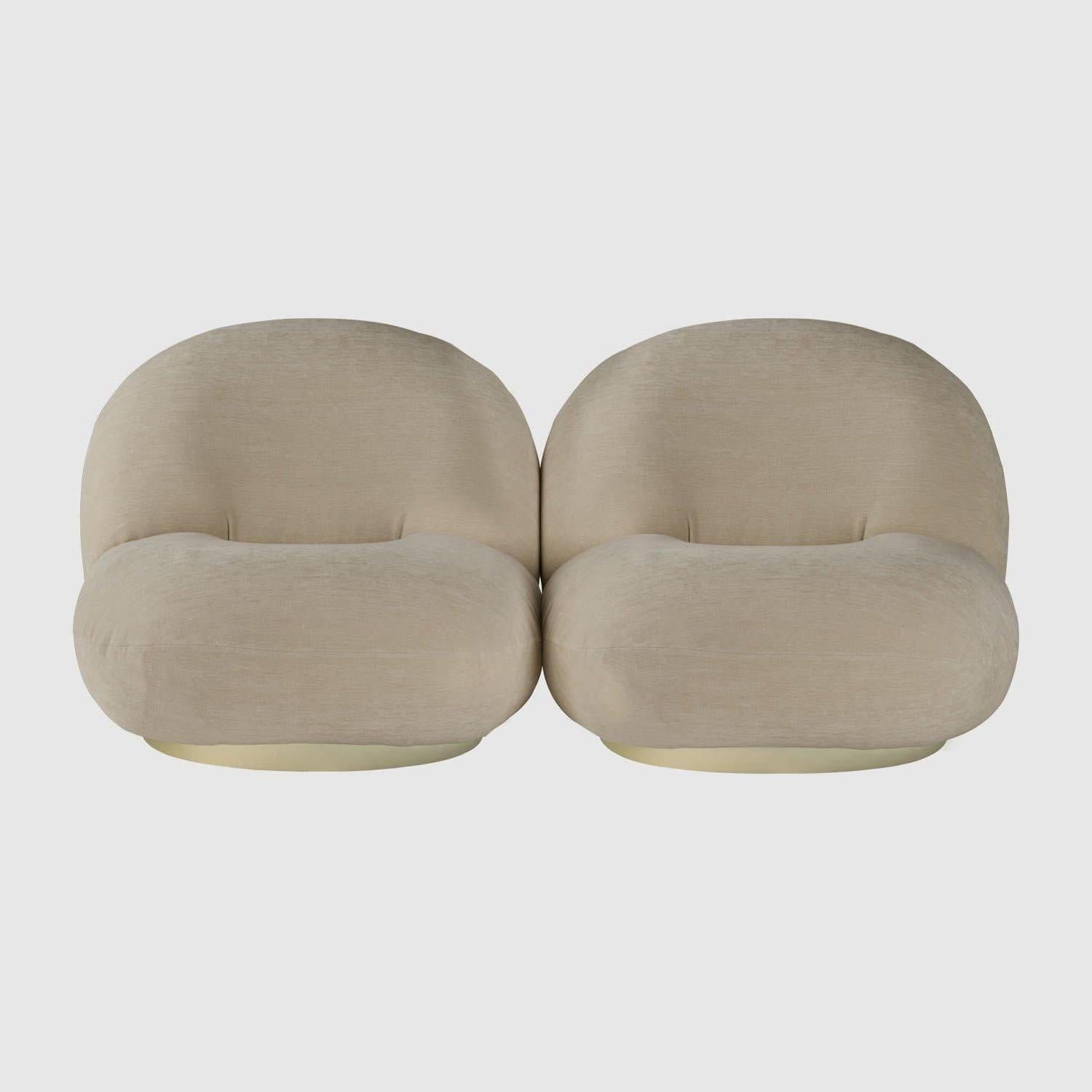 Curvaceous, soft and low-slung, the Pacha lounge chair with armrest is a joyfully modernist creation which embraces both extreme comfort and effortless versatility. Iconic designer Pierre Paulin’s vision was to create a sensation of ‘sitting on