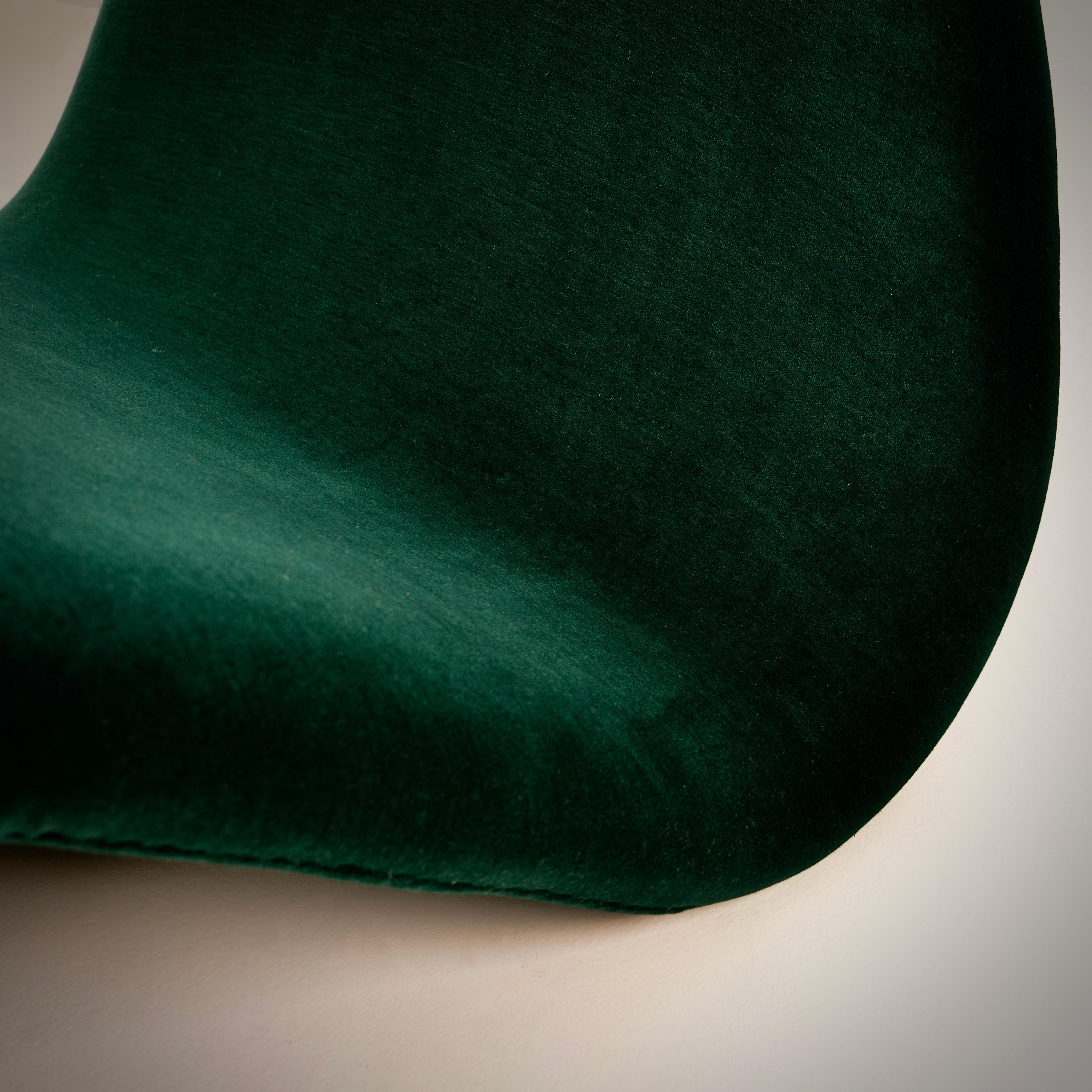 Pierre Paulin, 557 or Tongue Chairs, Artifort, 1967, free color choice In Good Condition For Sale In Paris, FR