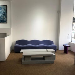 Un canapé F260 de Pierre Paulin, de la série ABCD