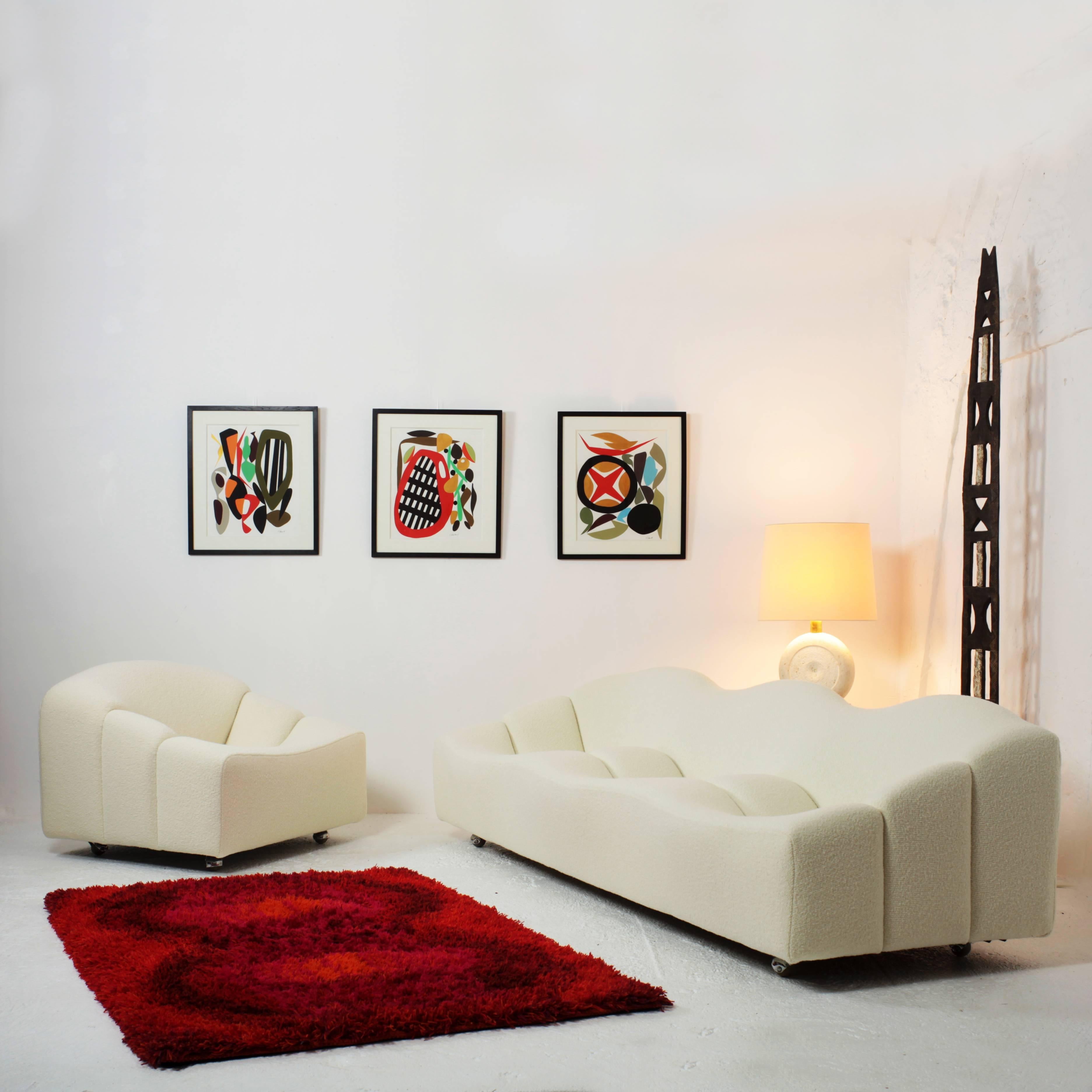 Le fauteuil ABCD a été créé en 1968 par le designer français Pierre Paulin
et fabriqué par Artifort.
Fauteuil sur quatre roues, retapissé d'un tissu de laine de Pierre Frey.
Couleur ivoire.
 