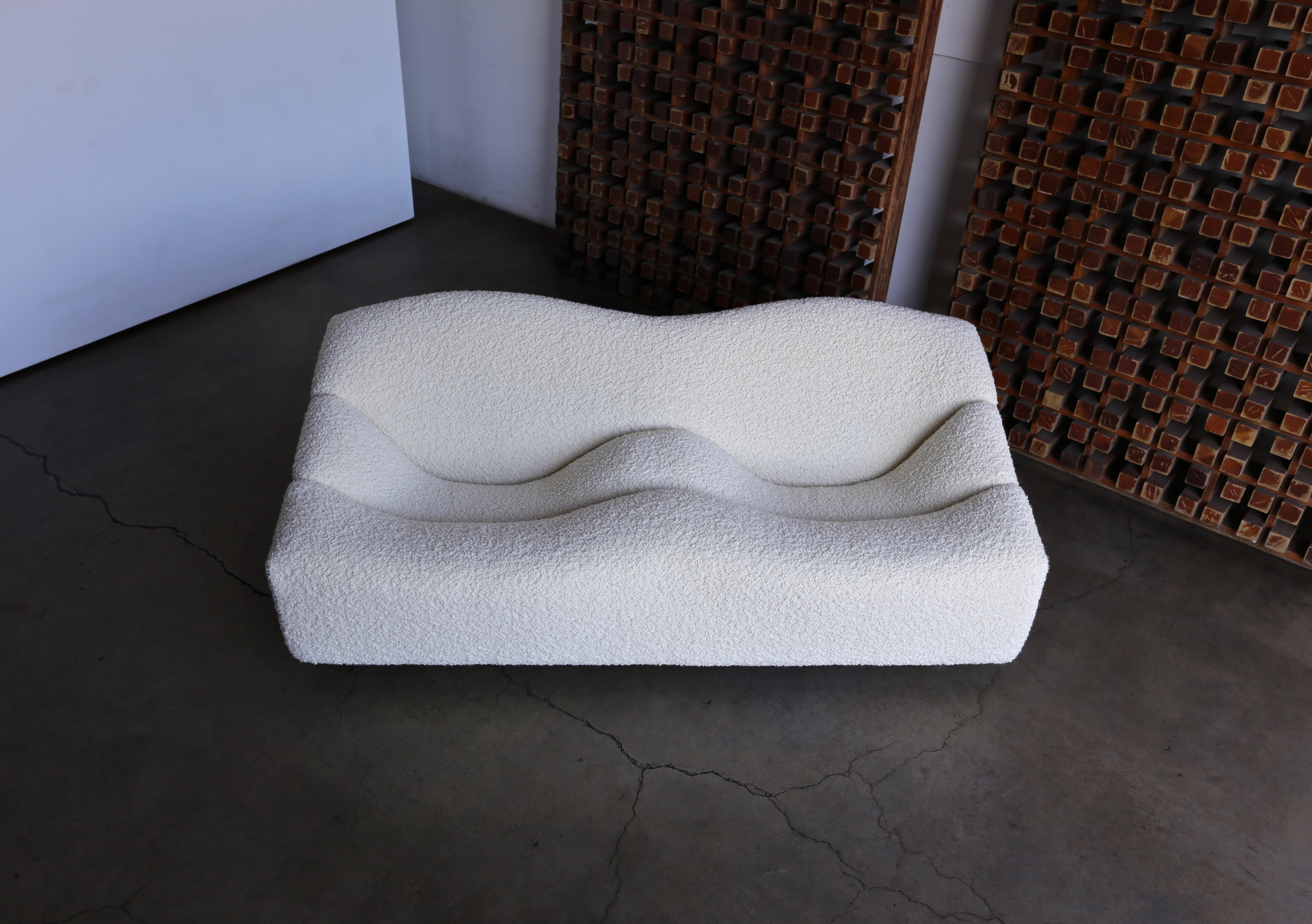 Pierre Paulin ABCD settee sofa for Artifort, circa 1970. This piece has been expertly restored in Alpaca Boucle.

The seat height measures: 15