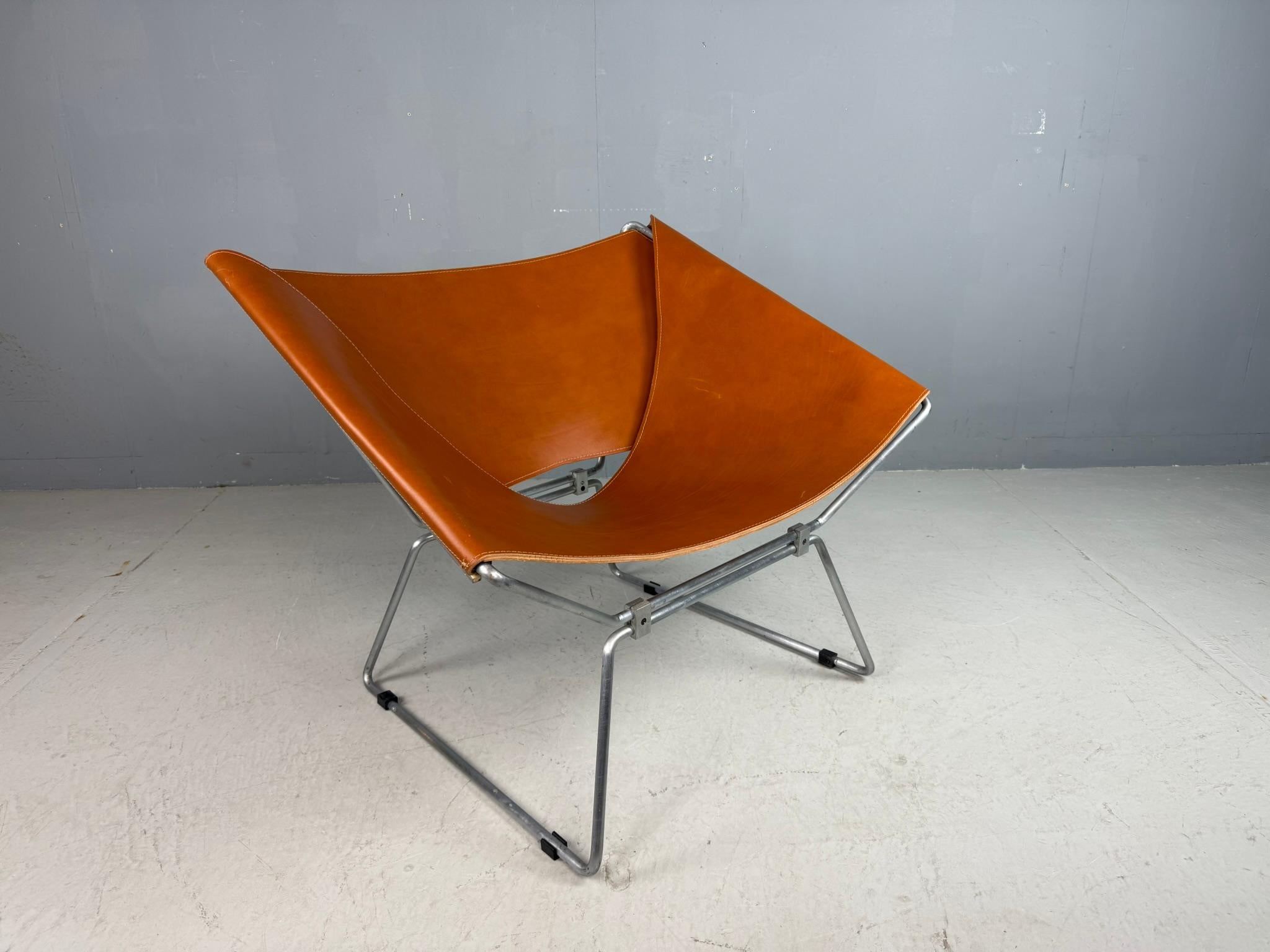 Pierre Paulin AP-14 cognacfarbener Ledersessel für A. Polak, 1955 (Moderne der Mitte des Jahrhunderts) im Angebot