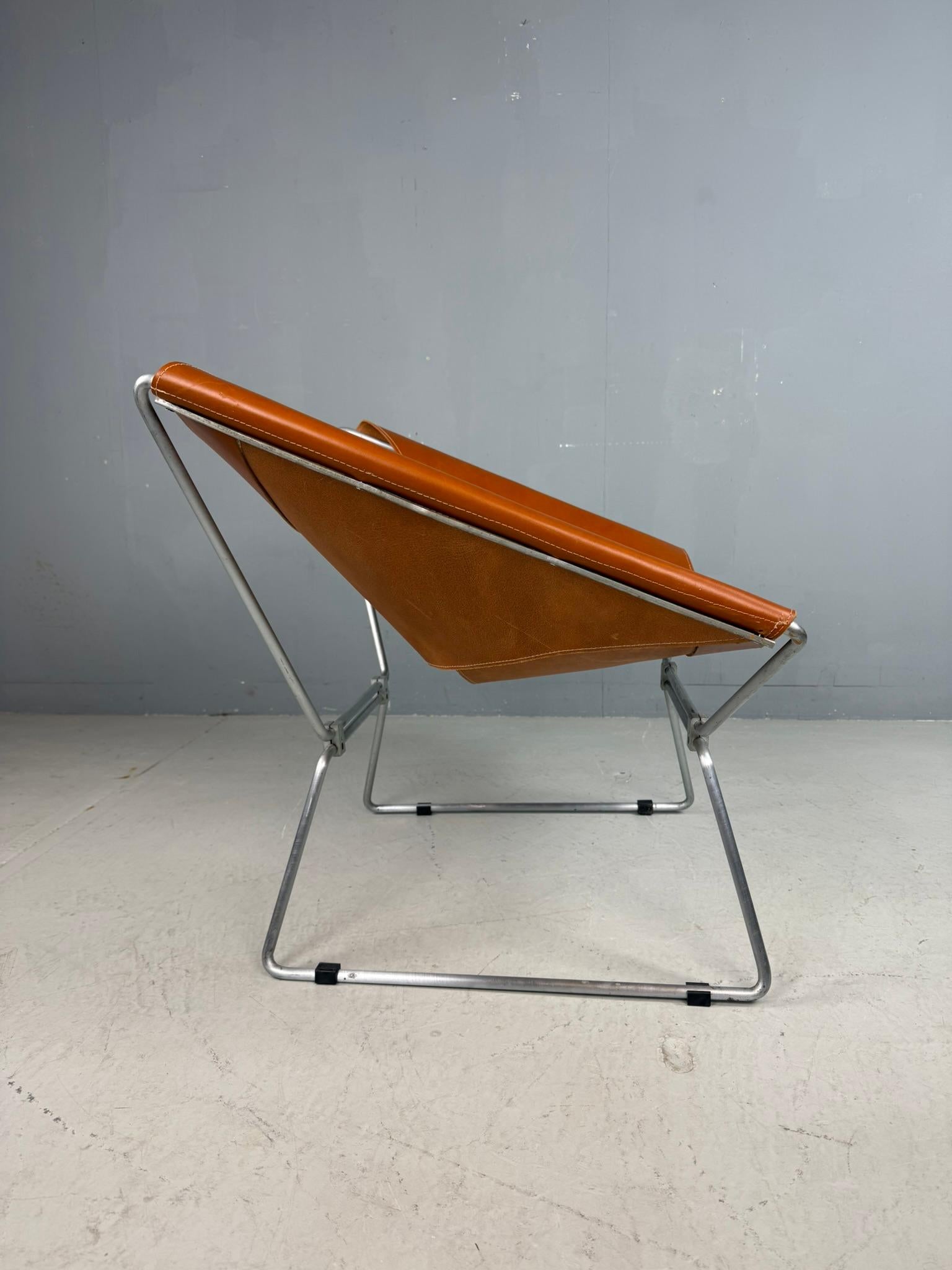 Pierre Paulin AP-14 cognacfarbener Ledersessel für A. Polak, 1955 im Zustand „Gut“ im Angebot in The Hague, NL