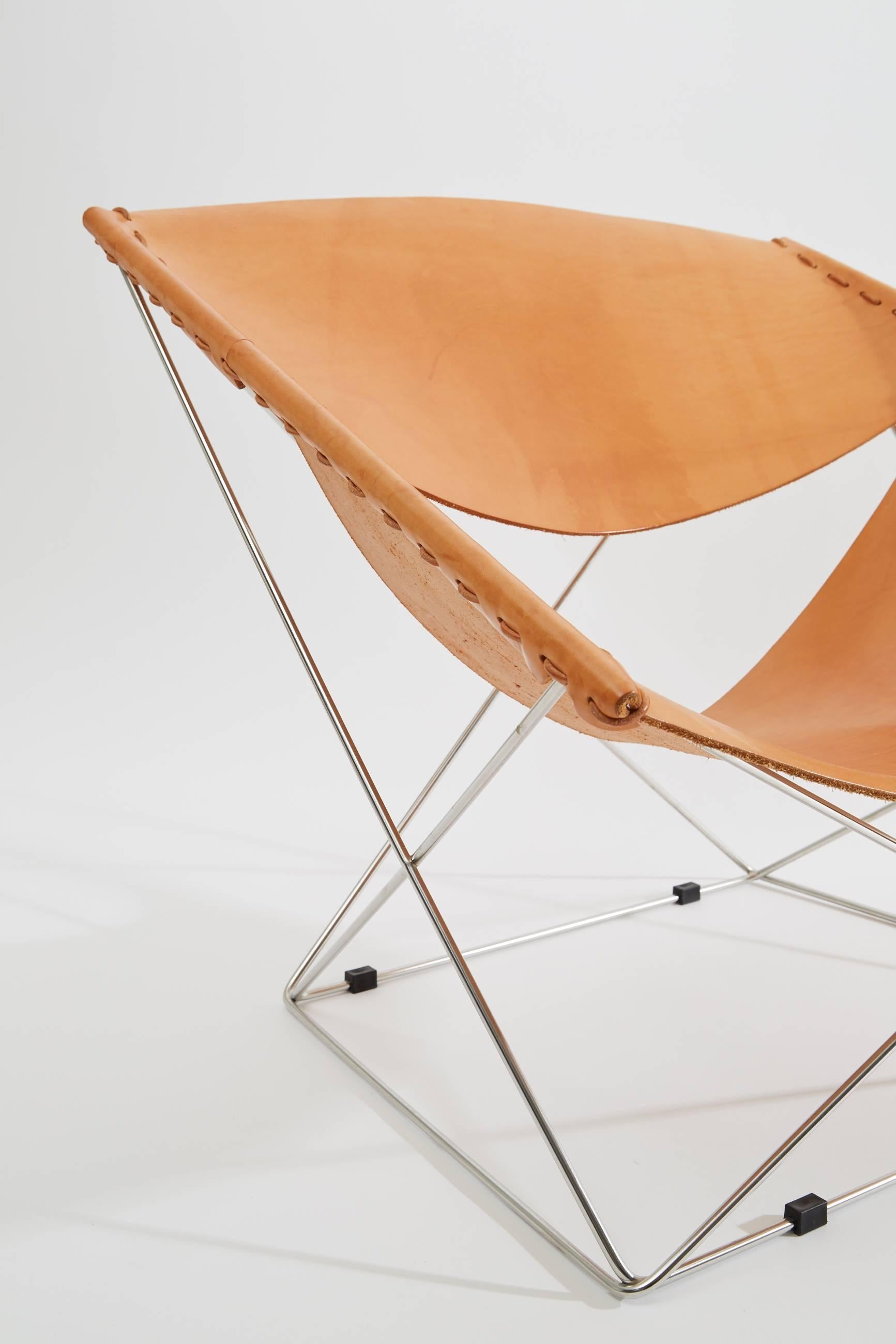 Pierre Paulin Artifort Butterfly Lounge Chair in Natural Leather and Chrome For Sale 2