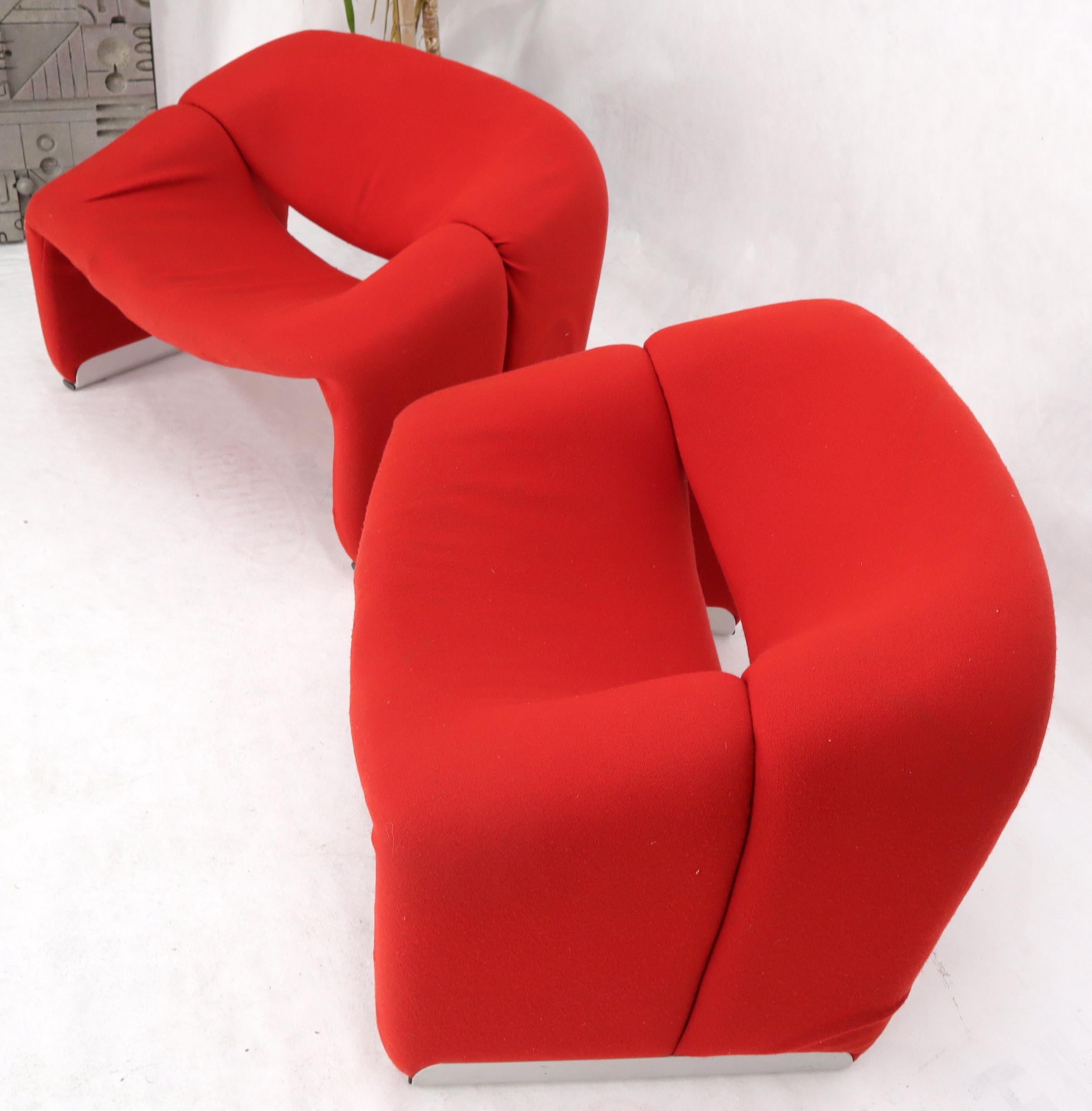 Dutch Pierre Paulin Artifort Pair of 'Groovy' Lounge Chairs in Red Wool Upholstery