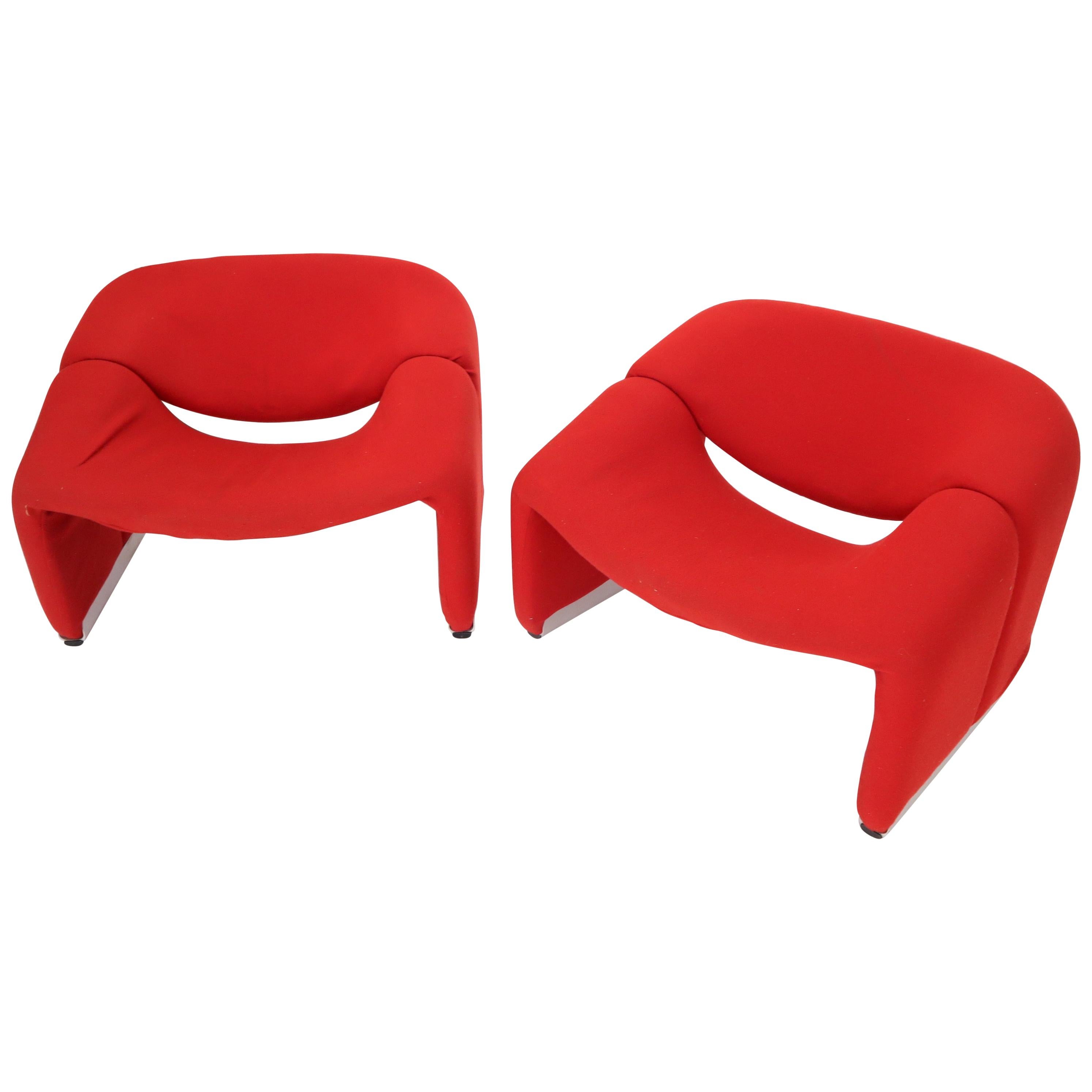 Pierre Paulin Artifort Pair of 'Groovy' Lounge Chairs in Red Wool Upholstery