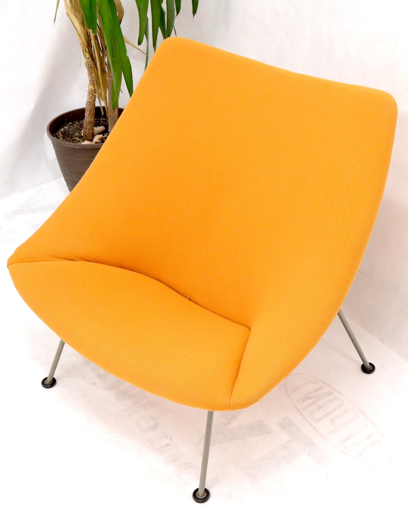 Mid-Century Modern Pierre Paulin Artifort Wool Upholstery Oyster Chair Orange Wool Upholstery For Sale