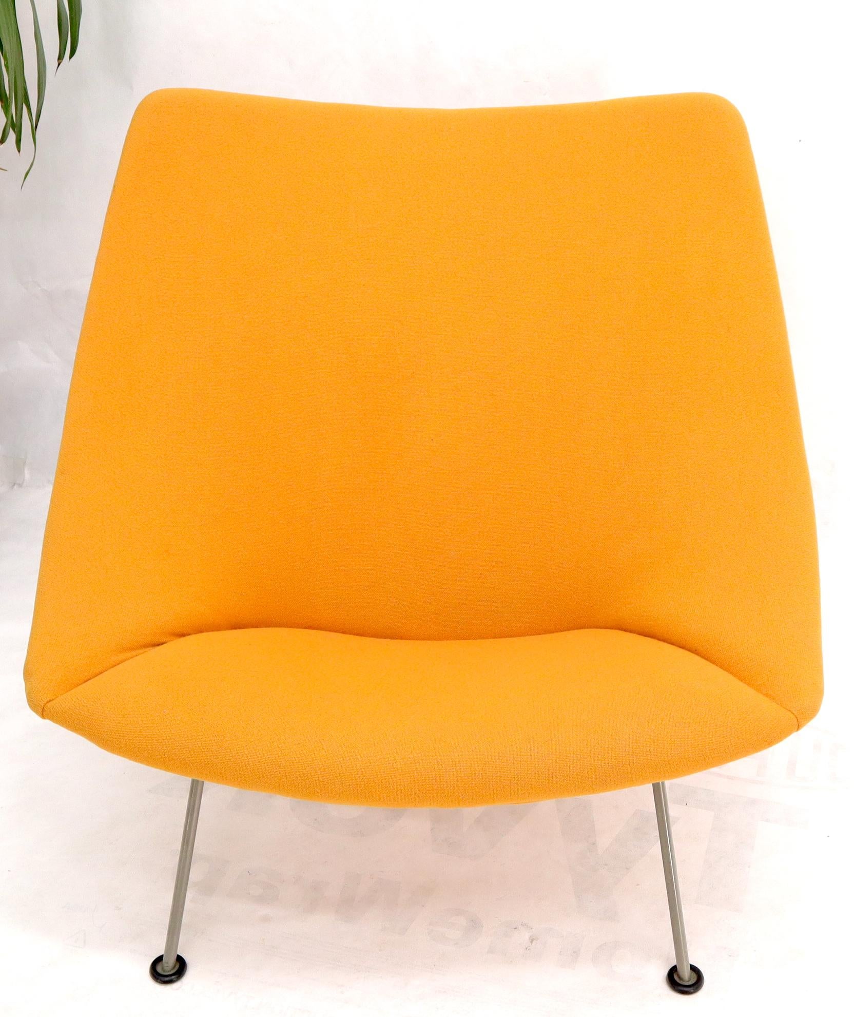 Danish Pierre Paulin Artifort Wool Upholstery Oyster Chair Orange Wool Upholstery For Sale