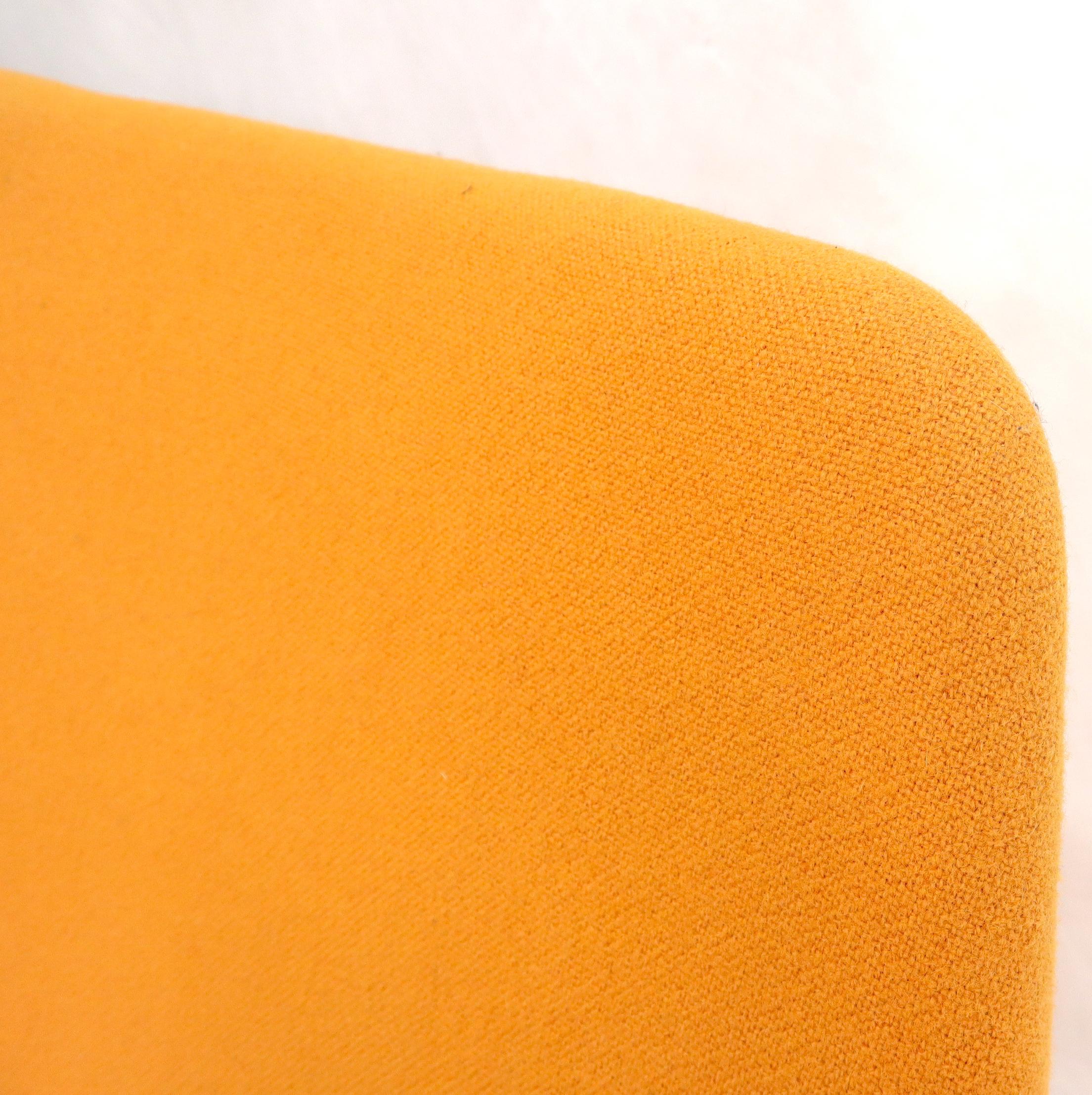 Pierre Paulin Artifort Wool Upholstery Oyster Chair Orange Wool Upholstery For Sale 1