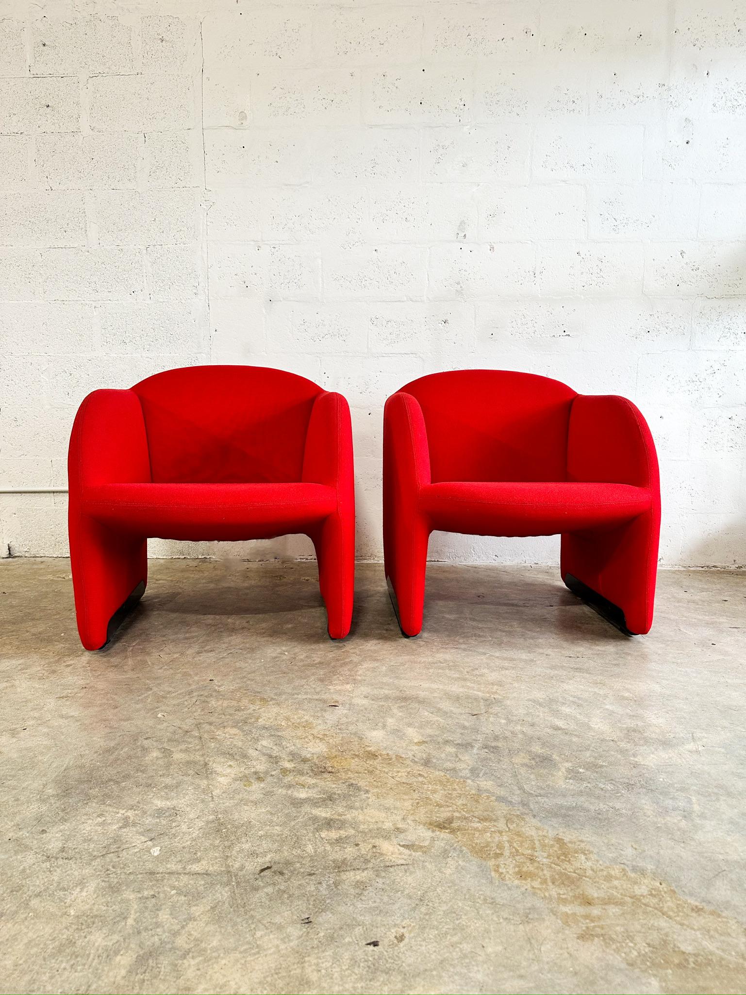 Pair Artifort Lounge Chairs designed by french designer Pierre Paulin. Labeled. Original fabric. 28w 29d 29h 17s
