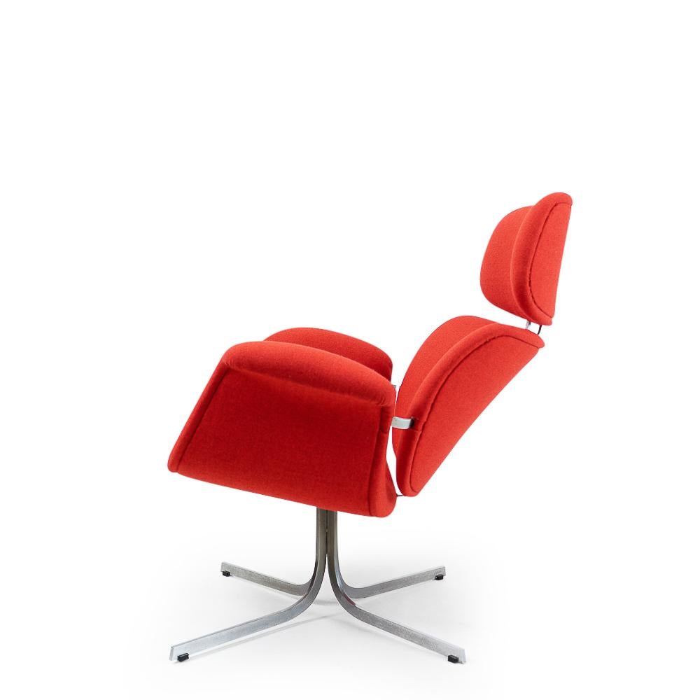 Vintage reupholstered Pierre Paulin big tulip chair, for Artifort, 1960s

A lounge chair by Pierre Paulin produced by Artifort, with red woolen upholstery.

Pierre Paulin was a Paris-born French designer, who created his best known pieces in