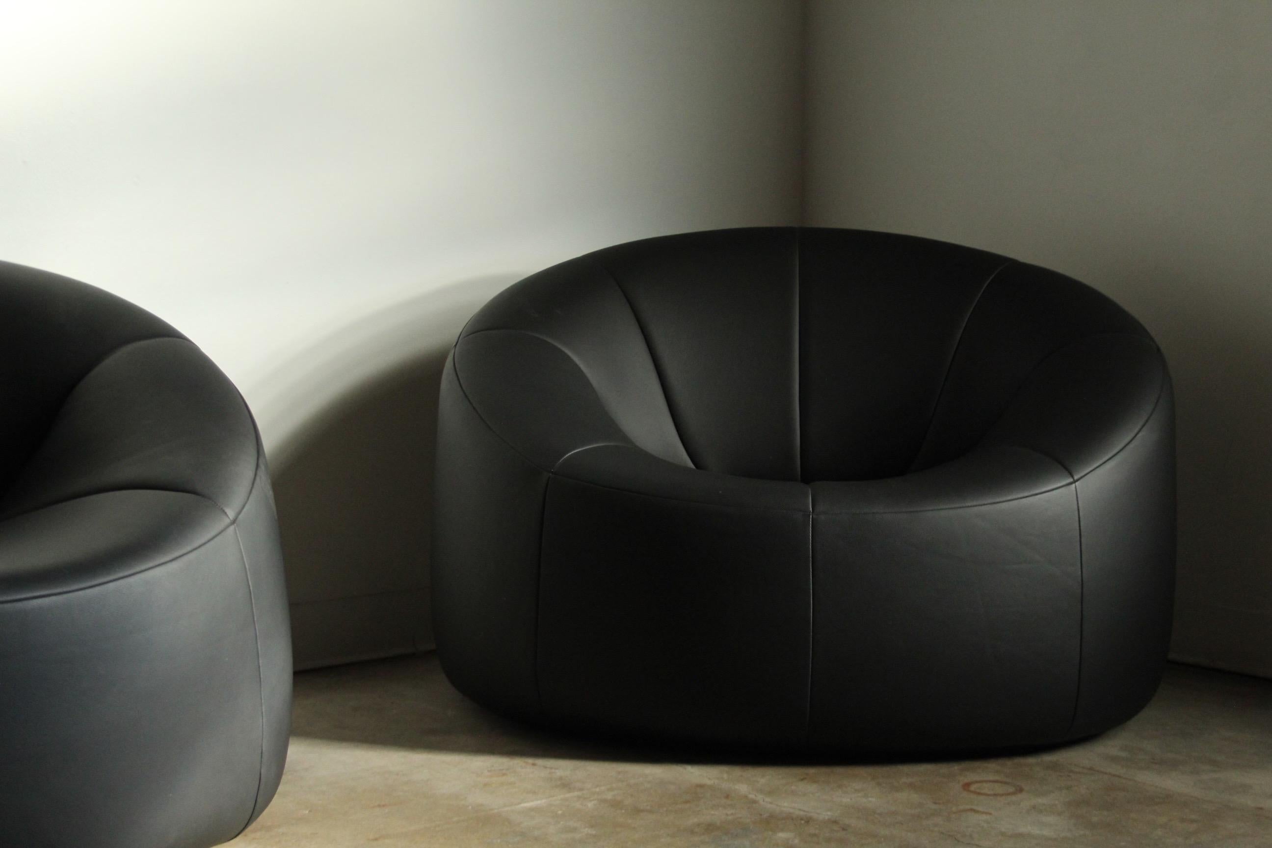 Mid-Century Modern Pierre Paulin Black Leather Pumpkin Lounge Chairs for Ligne Roset, 2000s For Sale