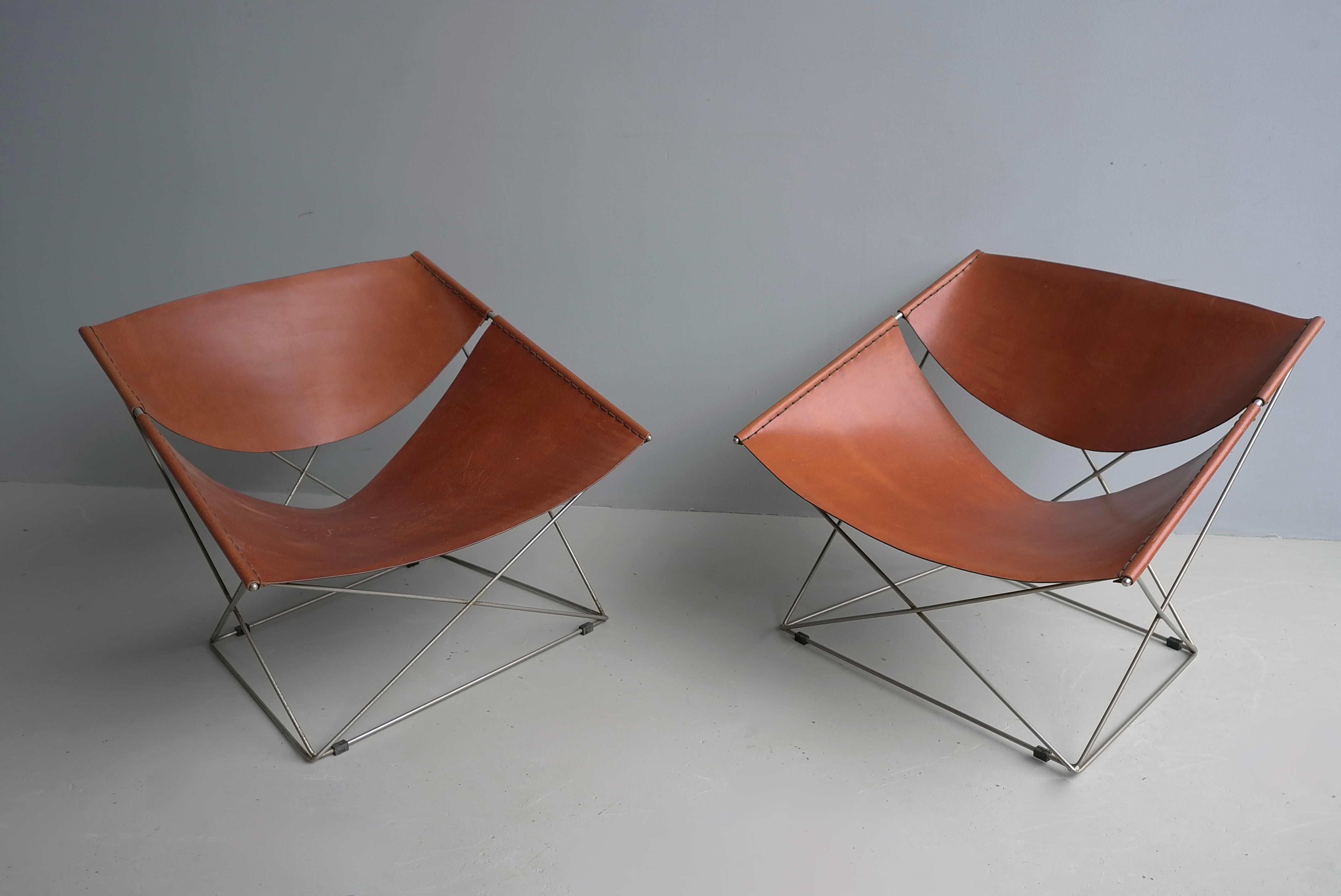 Pierre Paulin Schmetterlingsstühle Modell F675, Artifort Die Niederlande 1963


Erste seltene frühe Ausgaben. Vor Jahren neu gepolstert und jetzt schon eingelaufen wie Ihr Lieblings-Baseballhandschuh. Warme Cognacfarbe mit schöner Patina. Die Stühle