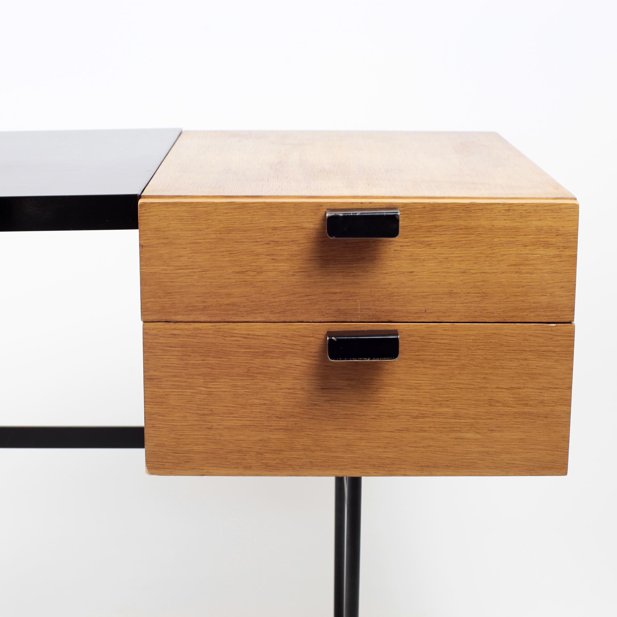 Pierre Paulin CM 141-Schreibtisch für Thonet:: Frankreich:: 1954 4