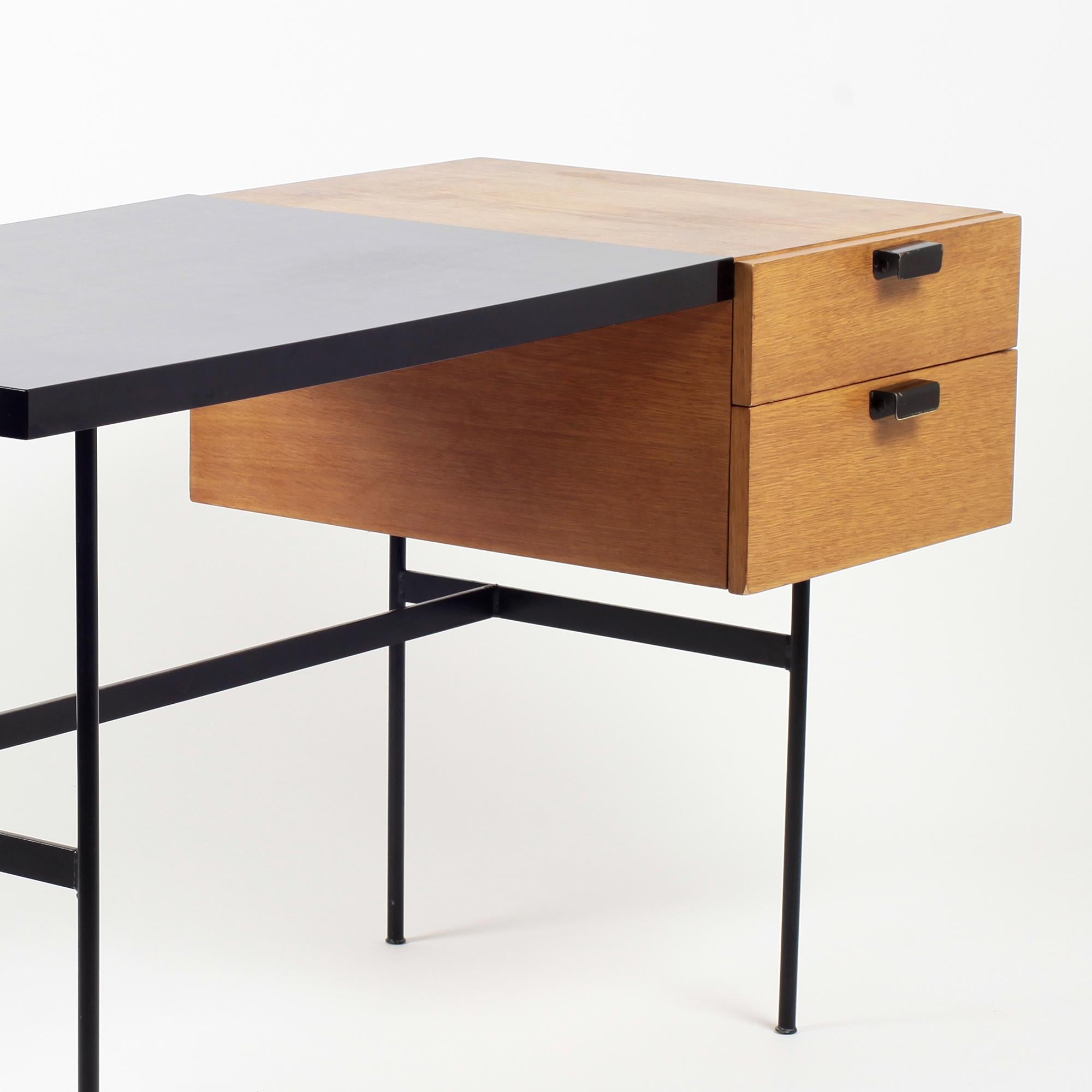 Pierre Paulin CM 141-Schreibtisch für Thonet:: Frankreich:: 1954 (Furnier)