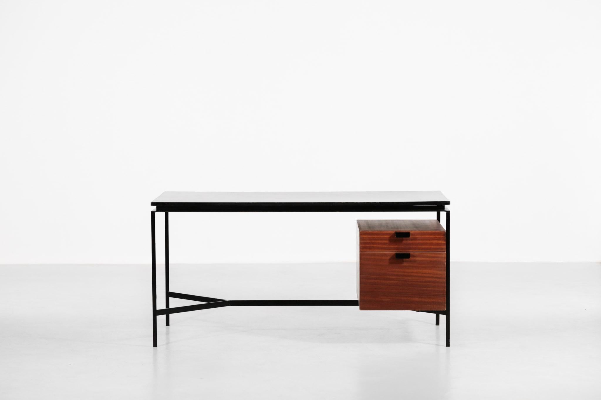 Iconic CM172 desk designed by Pierre Paulin for Thonet, France.
Black lacquered metal base. Mahogany veneer for the case.
Black Formica top with some scratches.