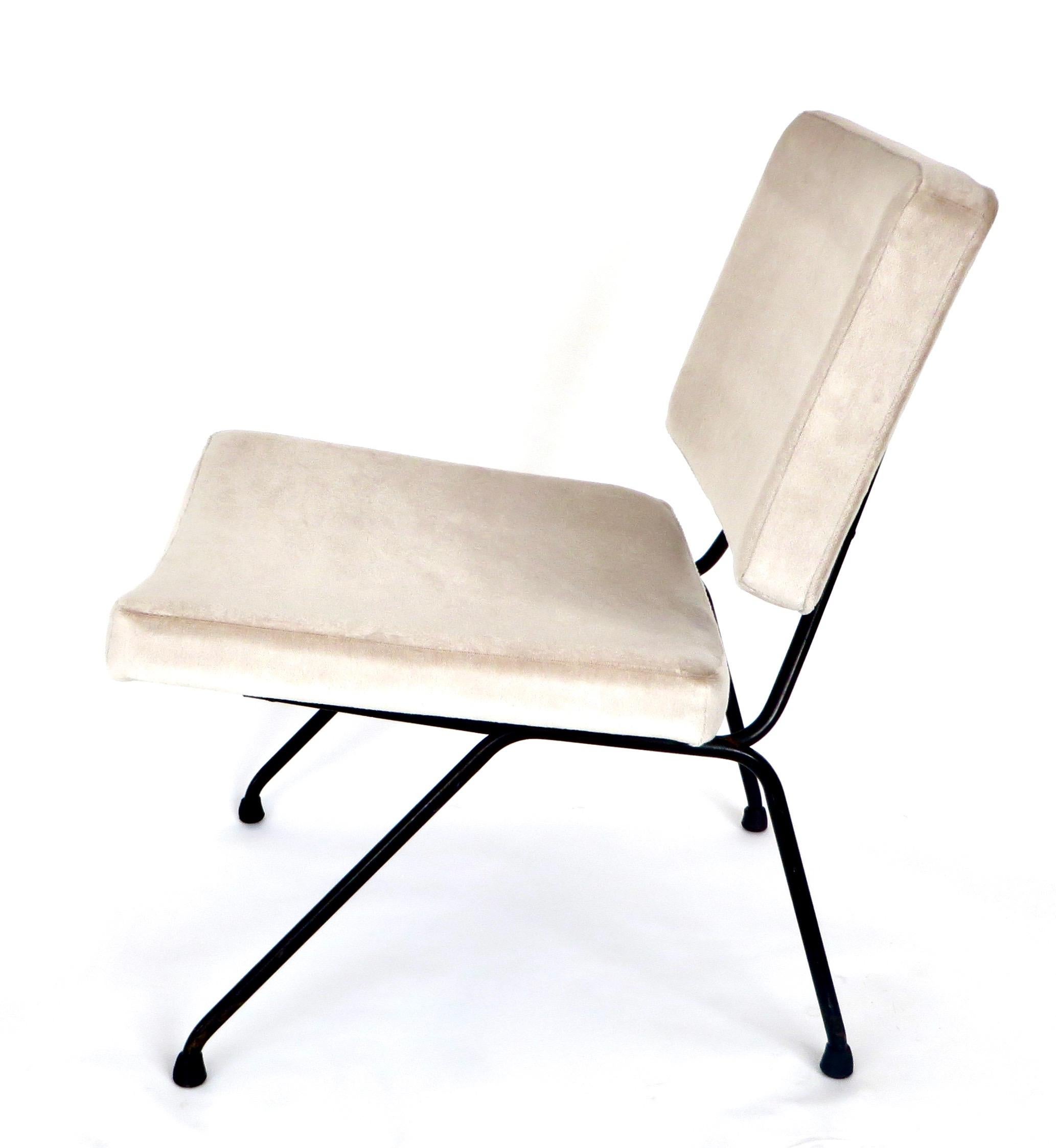 Pierre Paulin CM190 Lounge Chair for Thonet In Good Condition In Chicago, IL