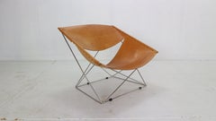 Chaise longue "F675- Butterfly" en cuir cognac de Pierre Paulin pour Artifort:: 1963