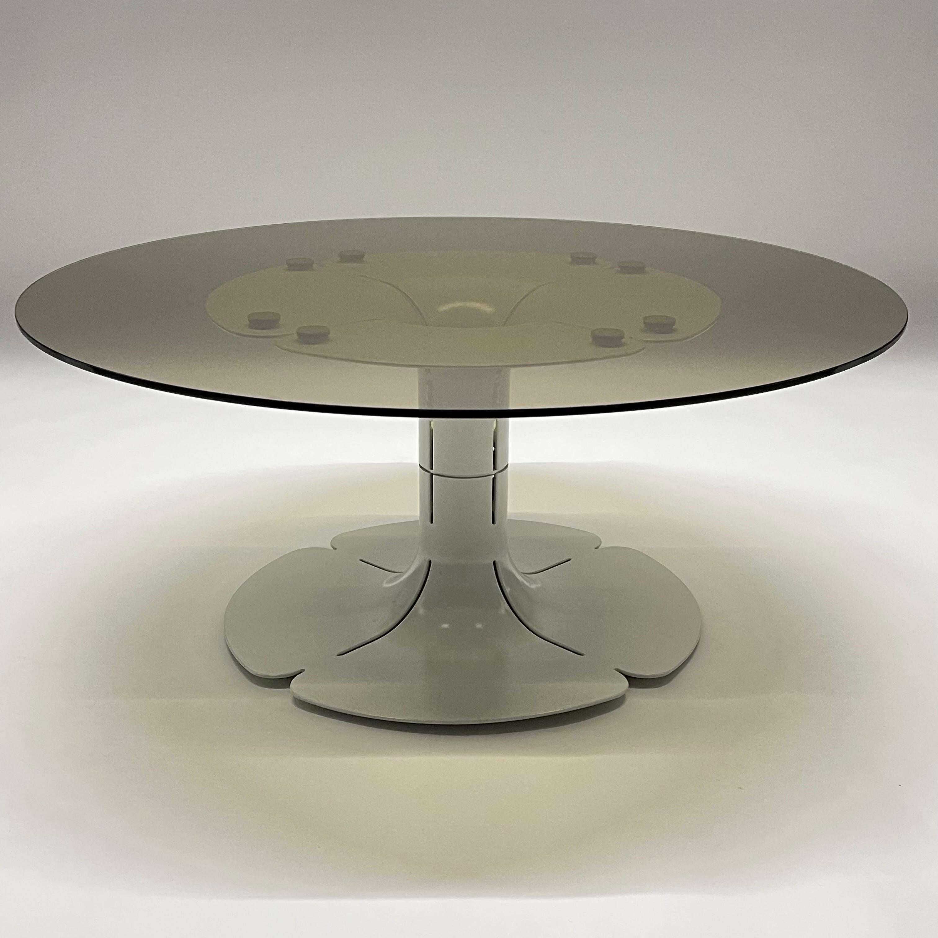 Rare and Important Iconic 20th century design Élysée low table, coffee or cocktail table. This piece is an edition of the design by Pierre Paulin for the Private Living Room of President Georges Pompidou and his wife Claude at the Palais de L'Élysée