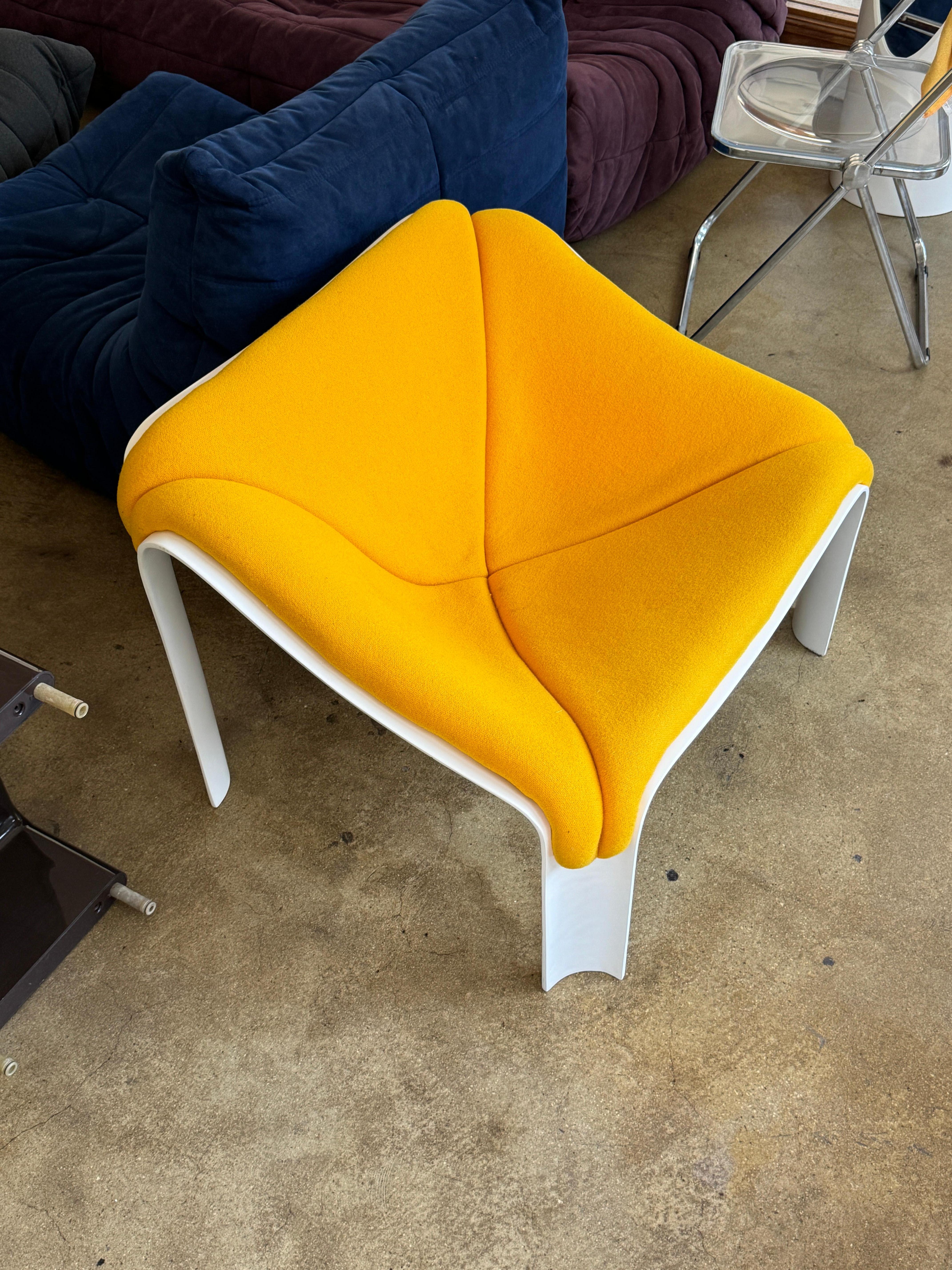1960's Pierre Paulin F300 lounge chair. In excellent vintage condition. No chips, cracks, or tears in upholstery. Stamped with manufacturer mark on the underside.