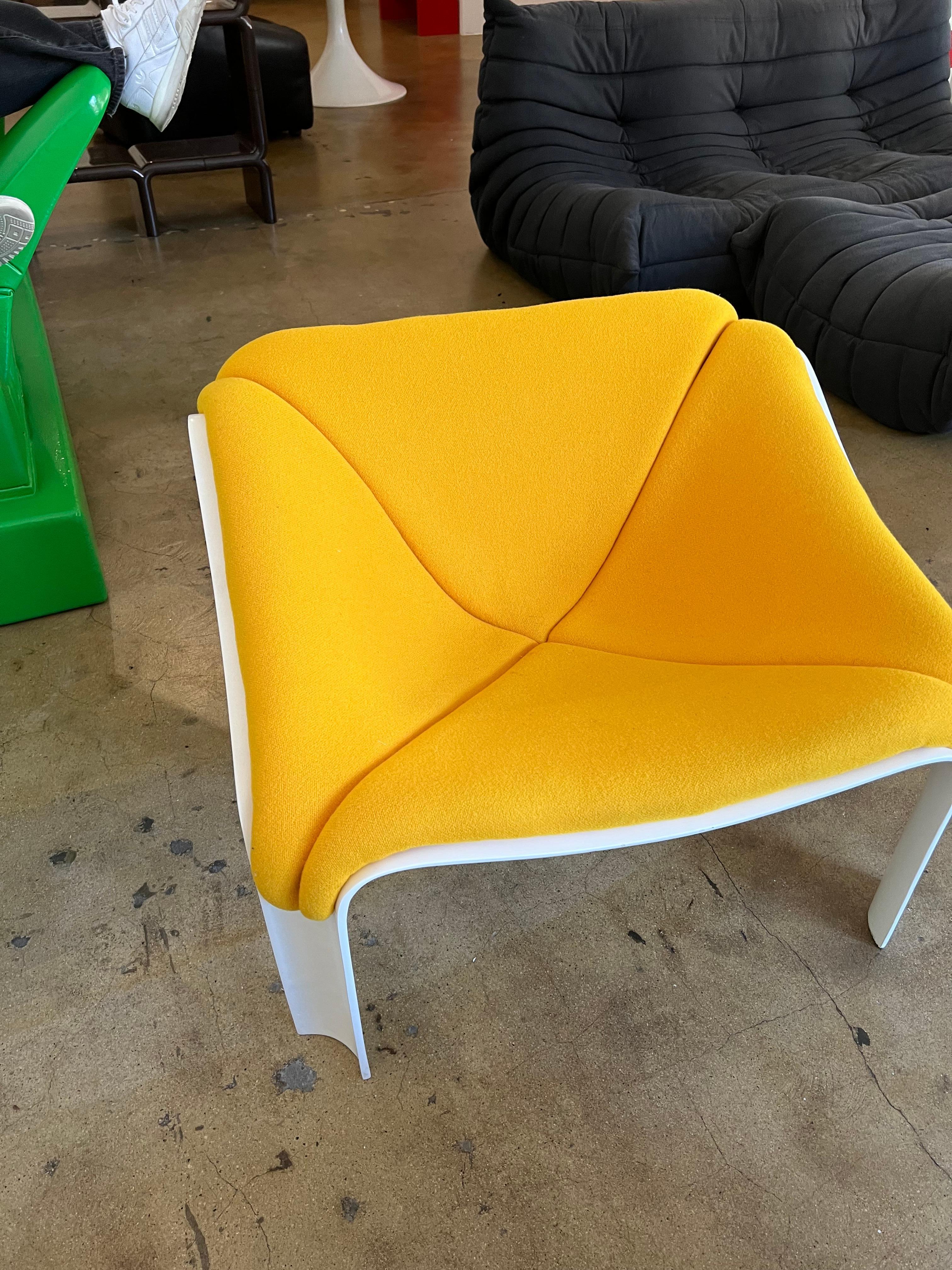 Space Age Pierre Paulin F300 Lounge Chair for Artifort, 1960's For Sale
