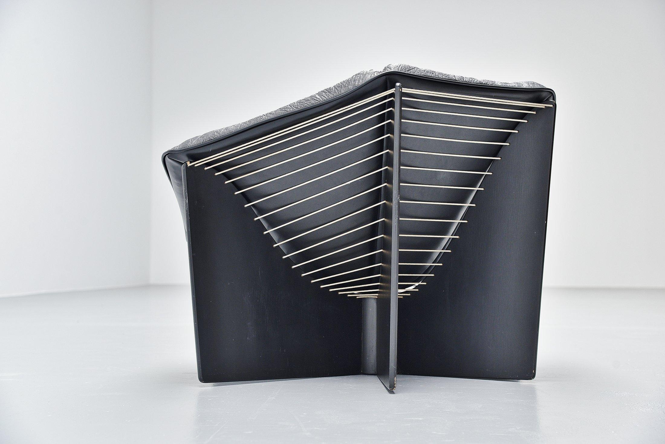 spider mesh lounge chair