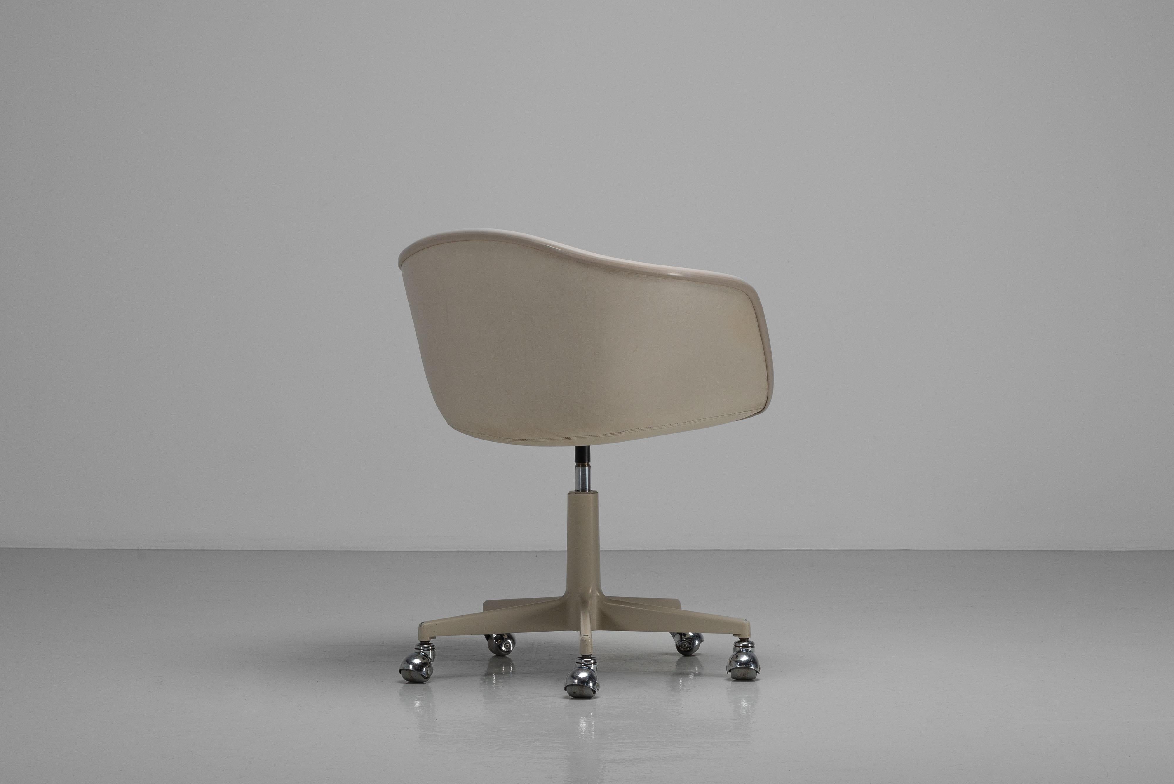 Pierre Paulin F7852 desk chair by Artifort 1968 For Sale 4