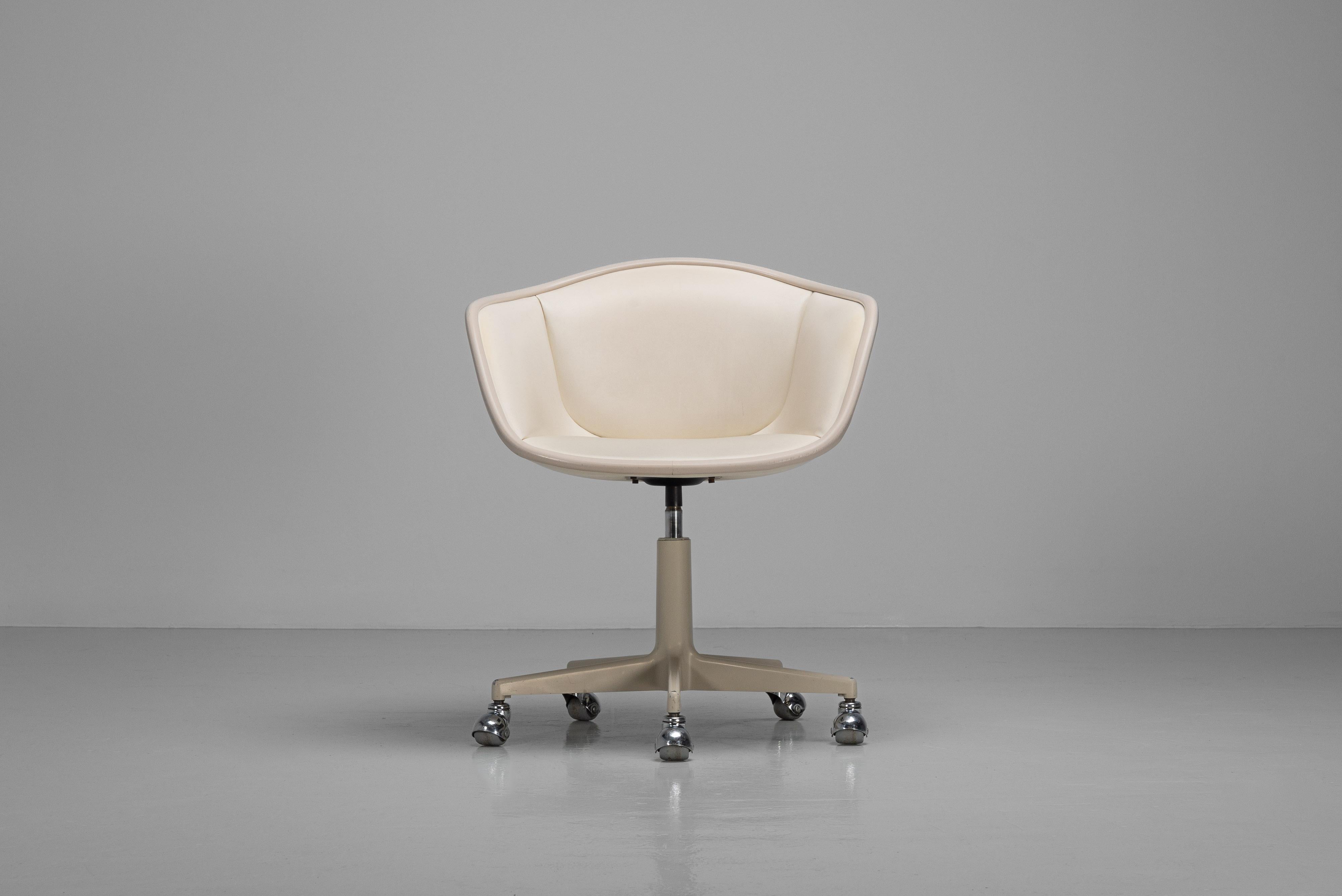 Mid-Century Modern Pierre Paulin F7852 desk chair by Artifort 1968 For Sale