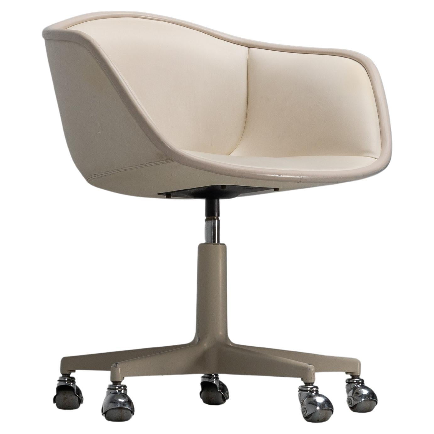 Pierre Paulin F7852 desk chair by Artifort 1968 For Sale