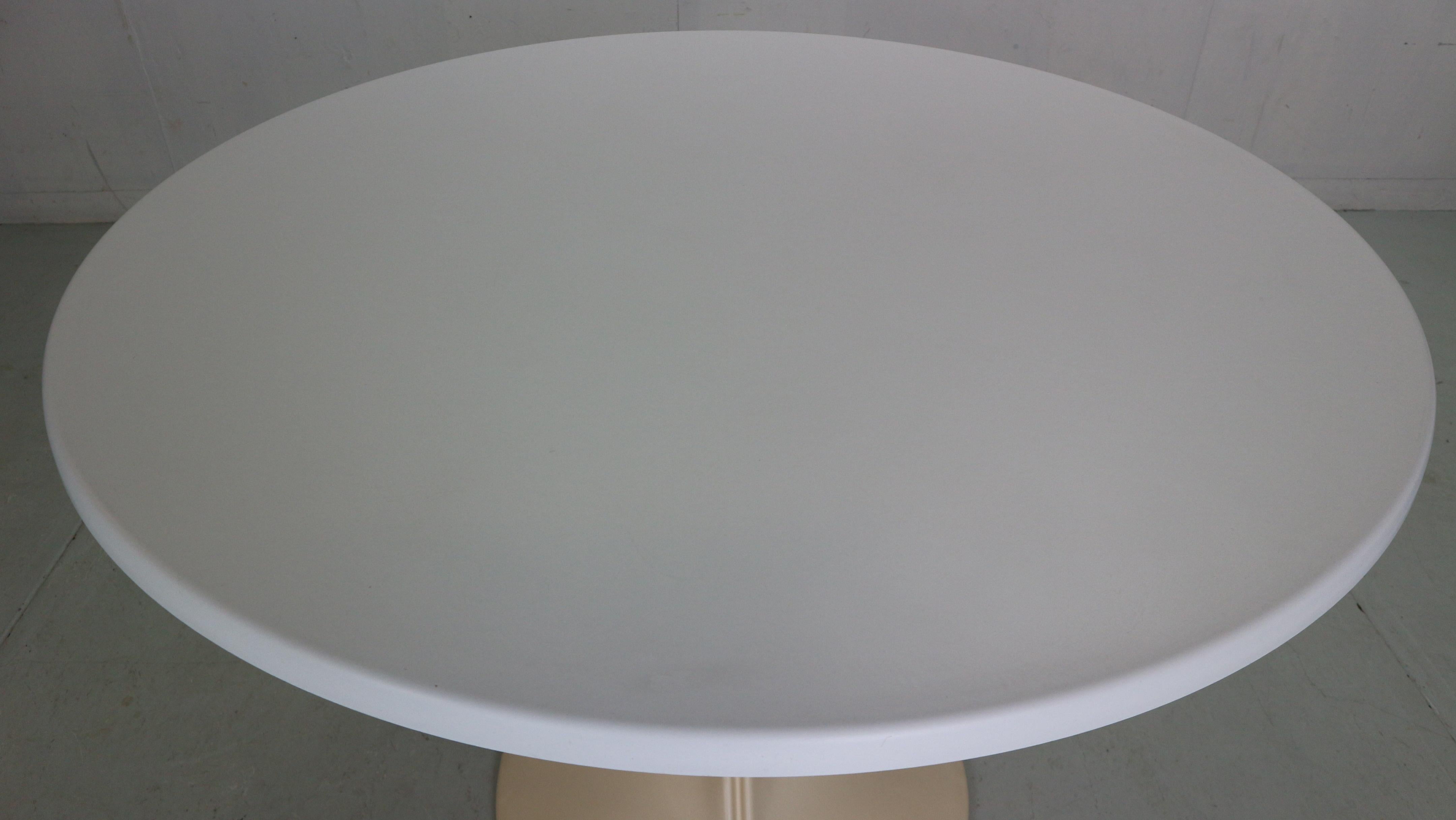 Pierre Paulin Flower Shape 8810 Round Dinning Table for Boro Belgium, 1975 11