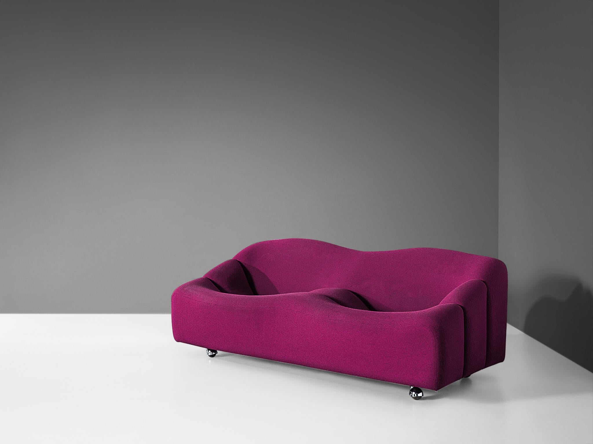 Pierre Paulin for Artifort, two-seat sofa from the ABCD series, fabric Kvadrat Hallingdal 65 - Color 0563, wood, metal, The Netherlands, design 1968

Beautifully curved and iconic two seat sofa by Pierre Paulin in a fuchsia colored upholstery. This