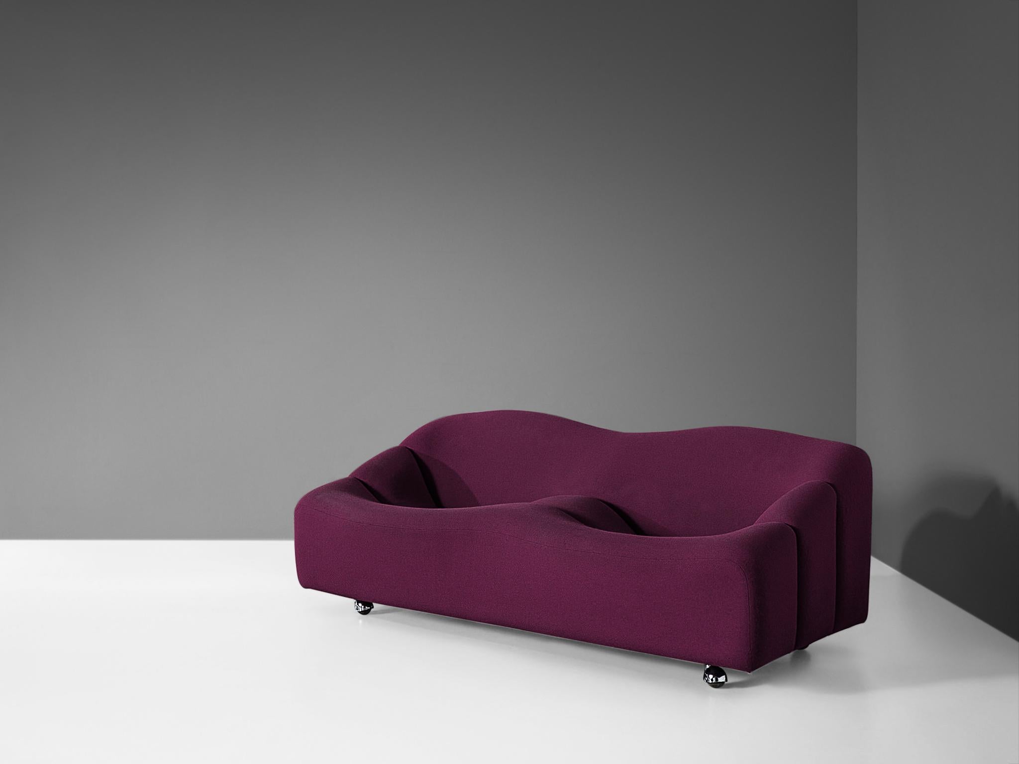 Pierre Paulin for Artifort, two-seat sofa from the ABCD series, fabric Kvadrat Hallingdal 65 - Color 0563, wood, metal, The Netherlands, design 1968. 

Beautifully curved and iconic two seat sofa by Pierre Paulin in a warm aubergine colored