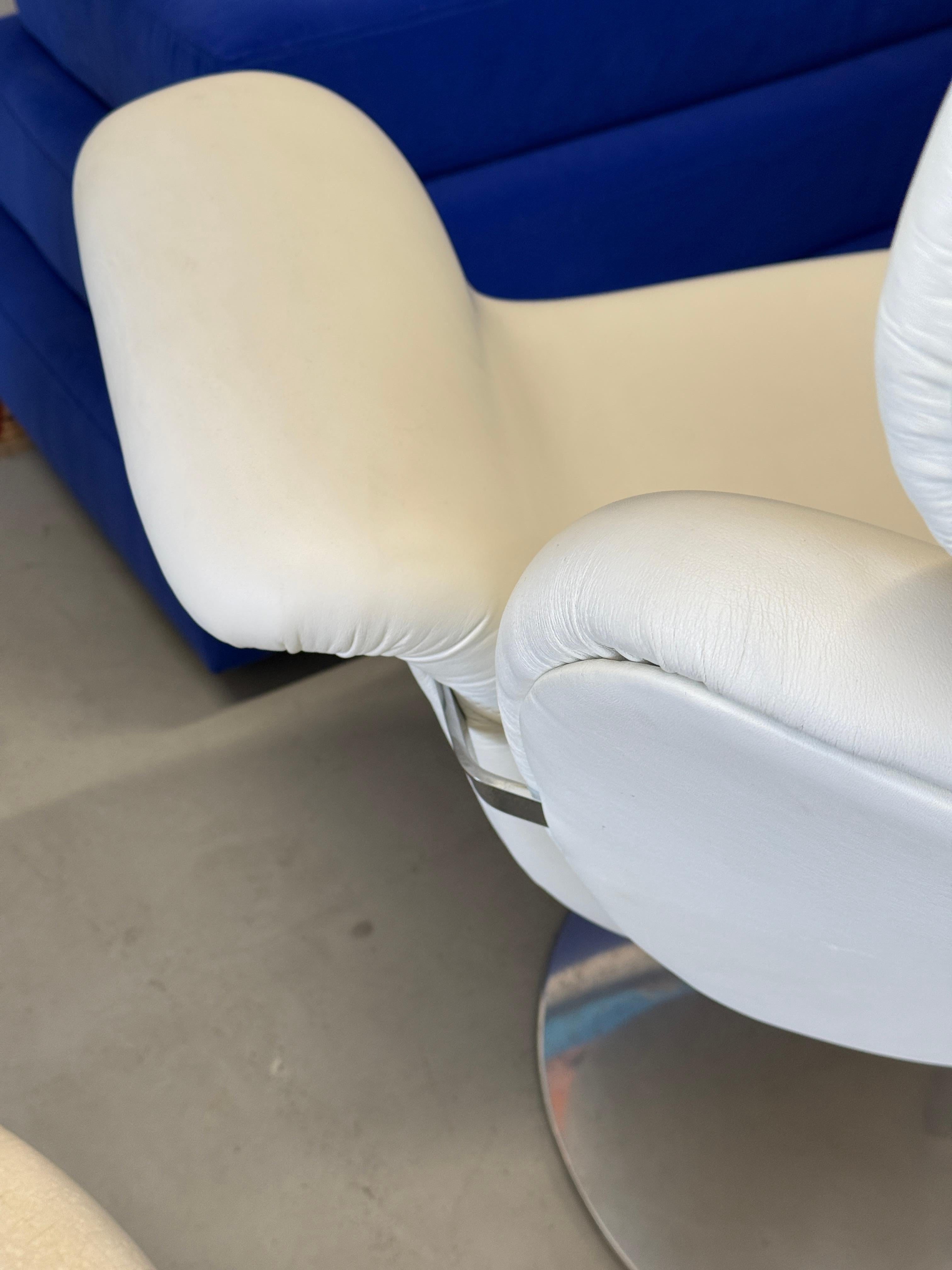Pierre Paulin for Artifort Big Tulip Chair in White Leather For Sale 12