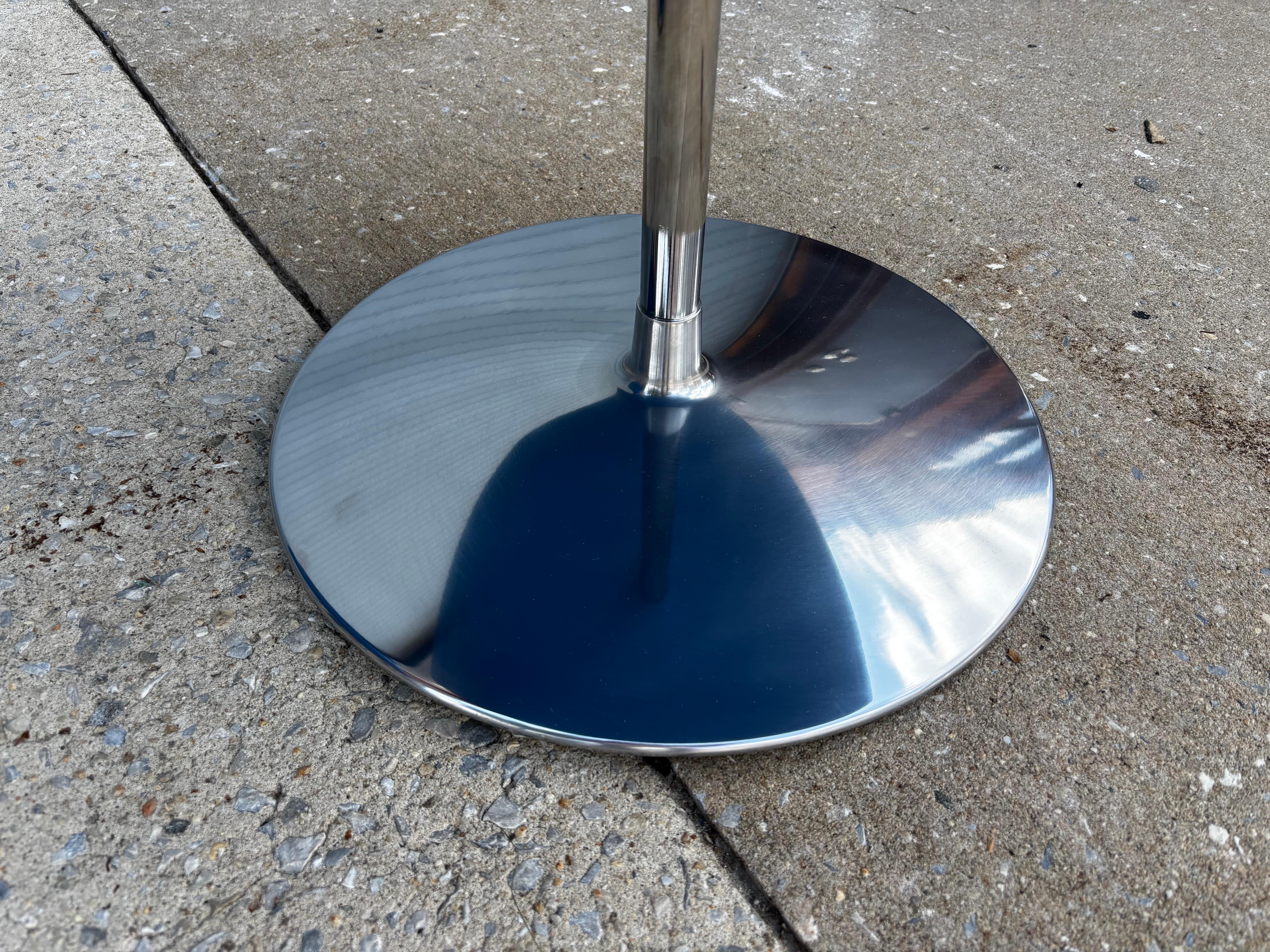 Pierre Paulin pour Artifort Chaise tulipe et pouf en cuir bleu en vente 1