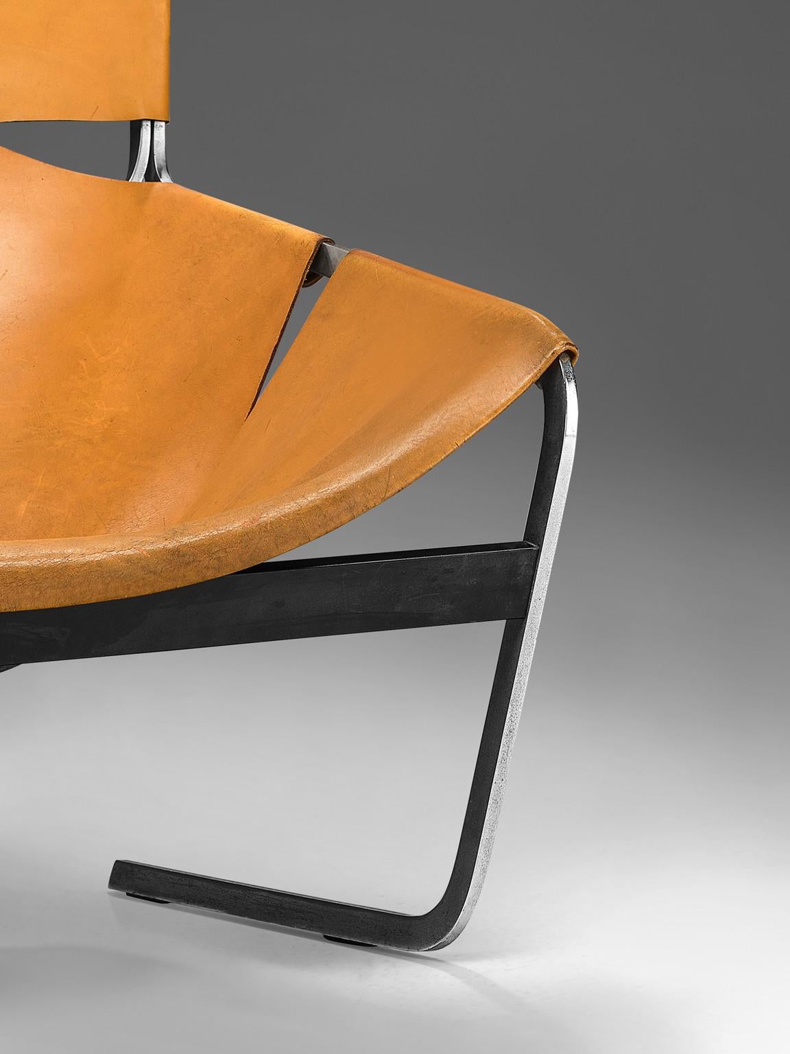 Pierre Paulin für Artifort 'F-444' Easy Chair aus cognacfarbenem Leder  (Metall) im Angebot