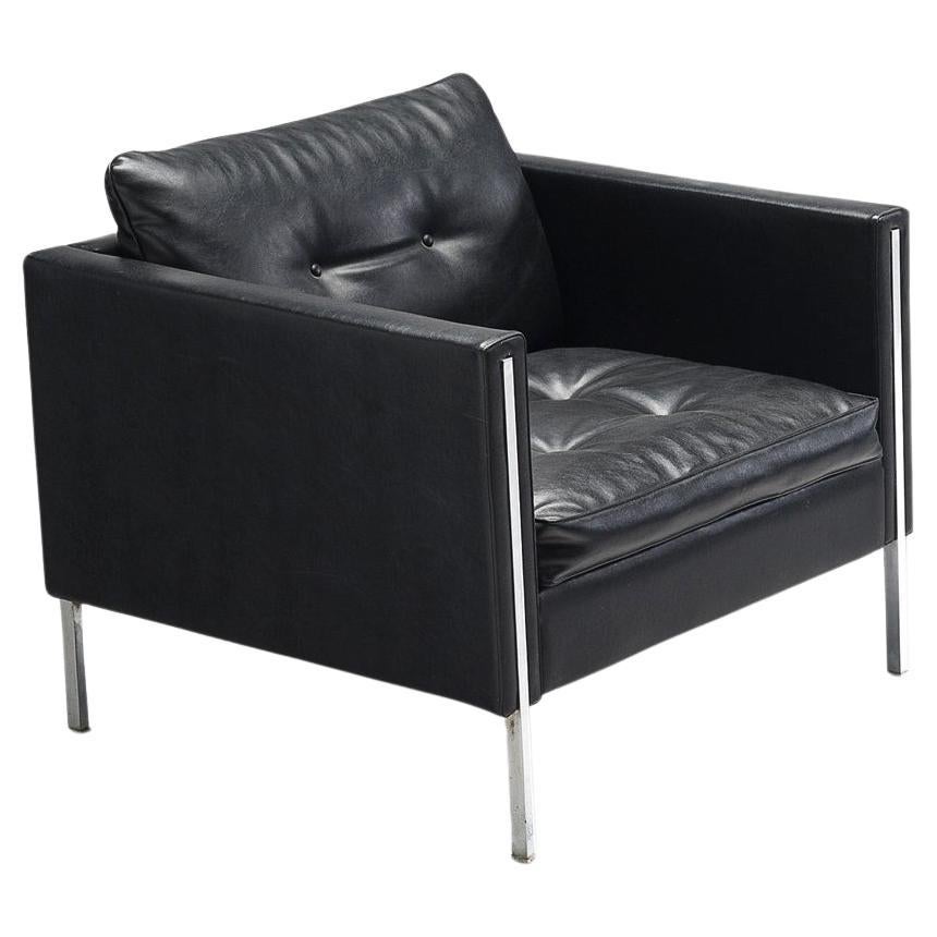 Pierre Paulin for Artifort Lounge Chair in Black Leather  For Sale