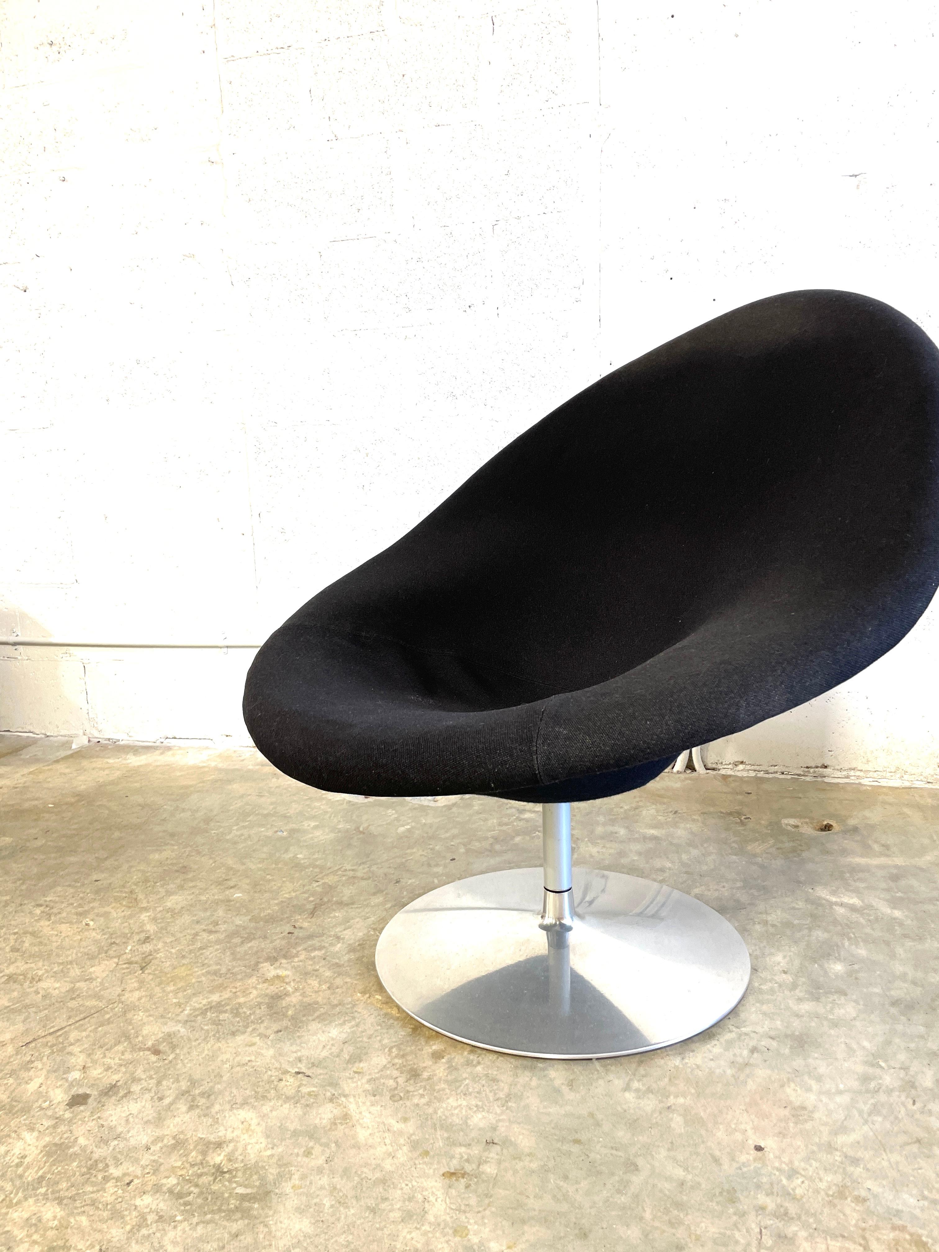 Mid-Century Modern Pierre Paulin for Artifort Mid Century Big Globe Chair For Sale