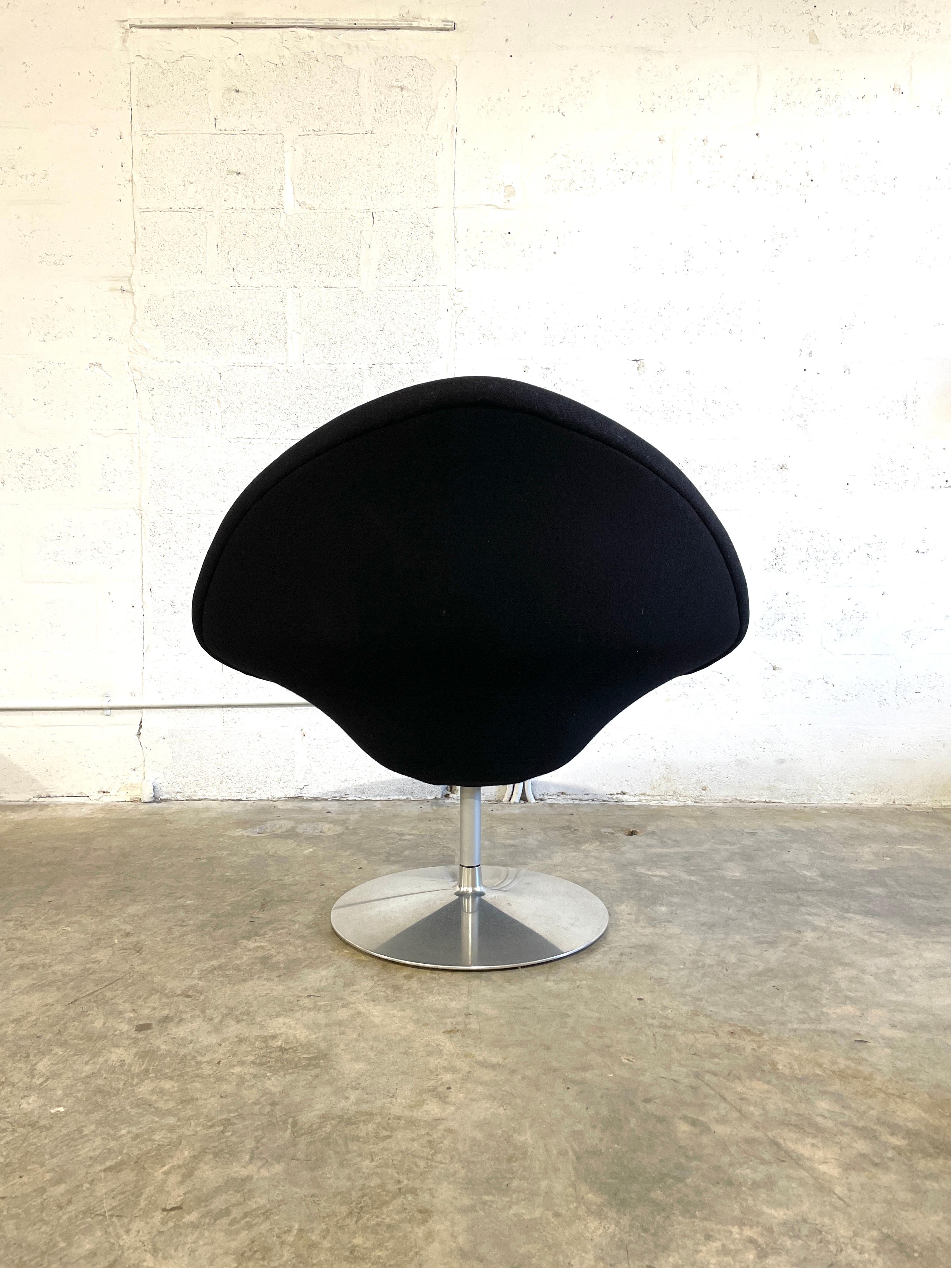 Dutch Pierre Paulin for Artifort Mid Century Big Globe Chair For Sale