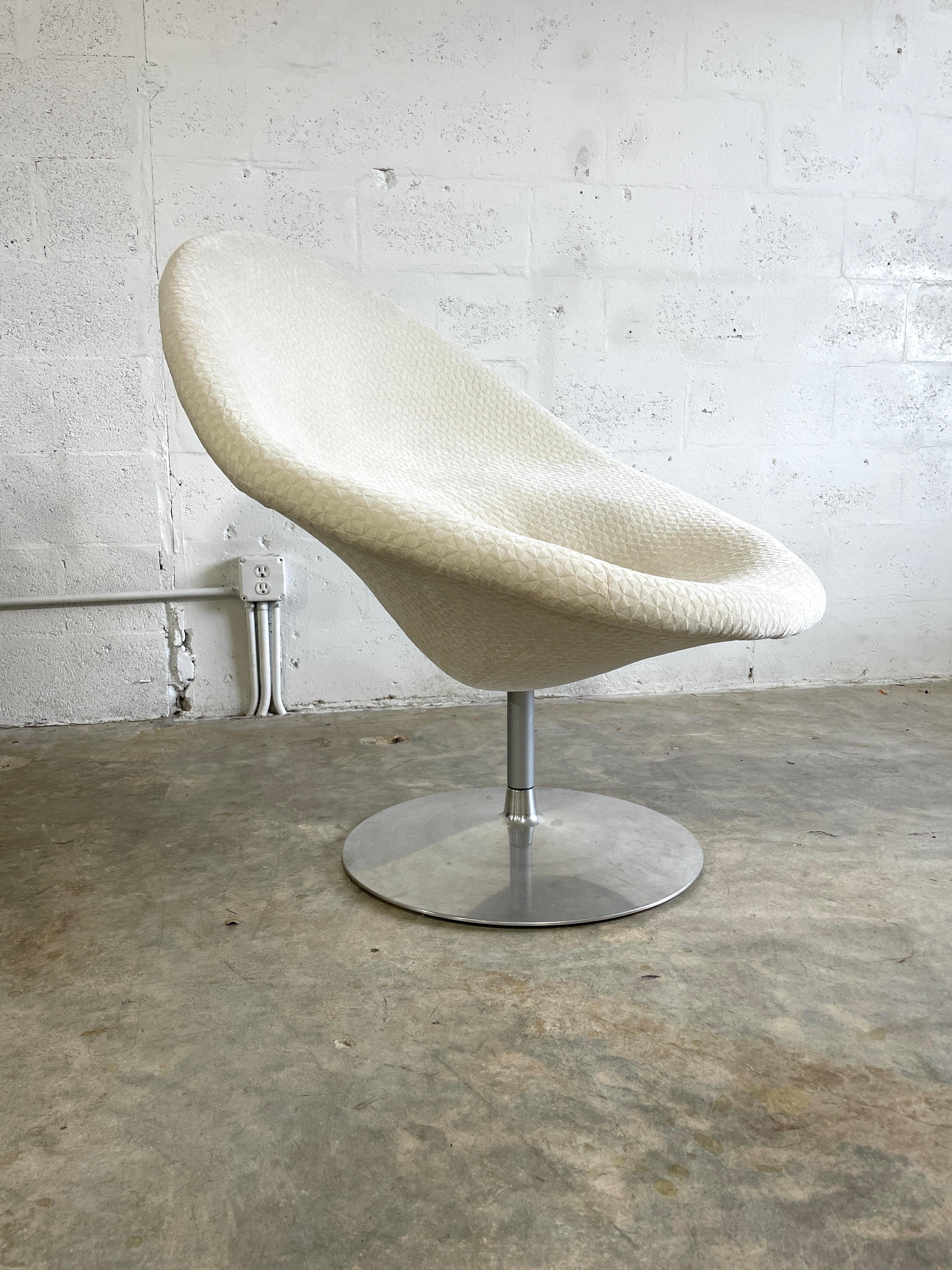 Dutch Pierre Paulin for Artifort Mid Century Big Globe Chair For Sale