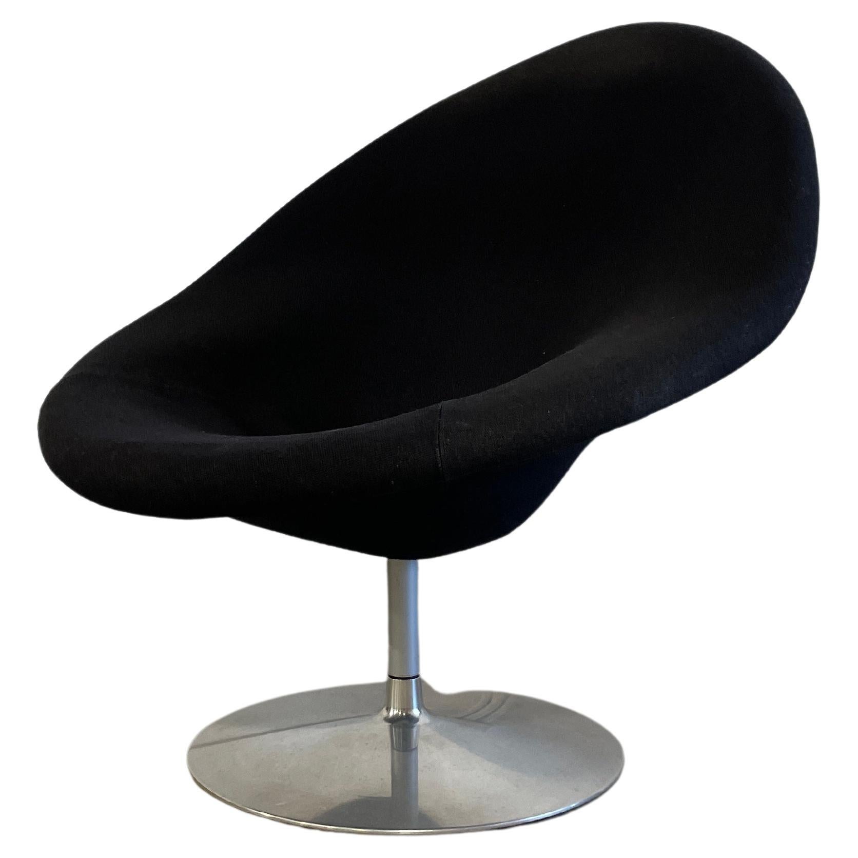 Pierre Paulin for Artifort Mid Century Big Globe Chair For Sale