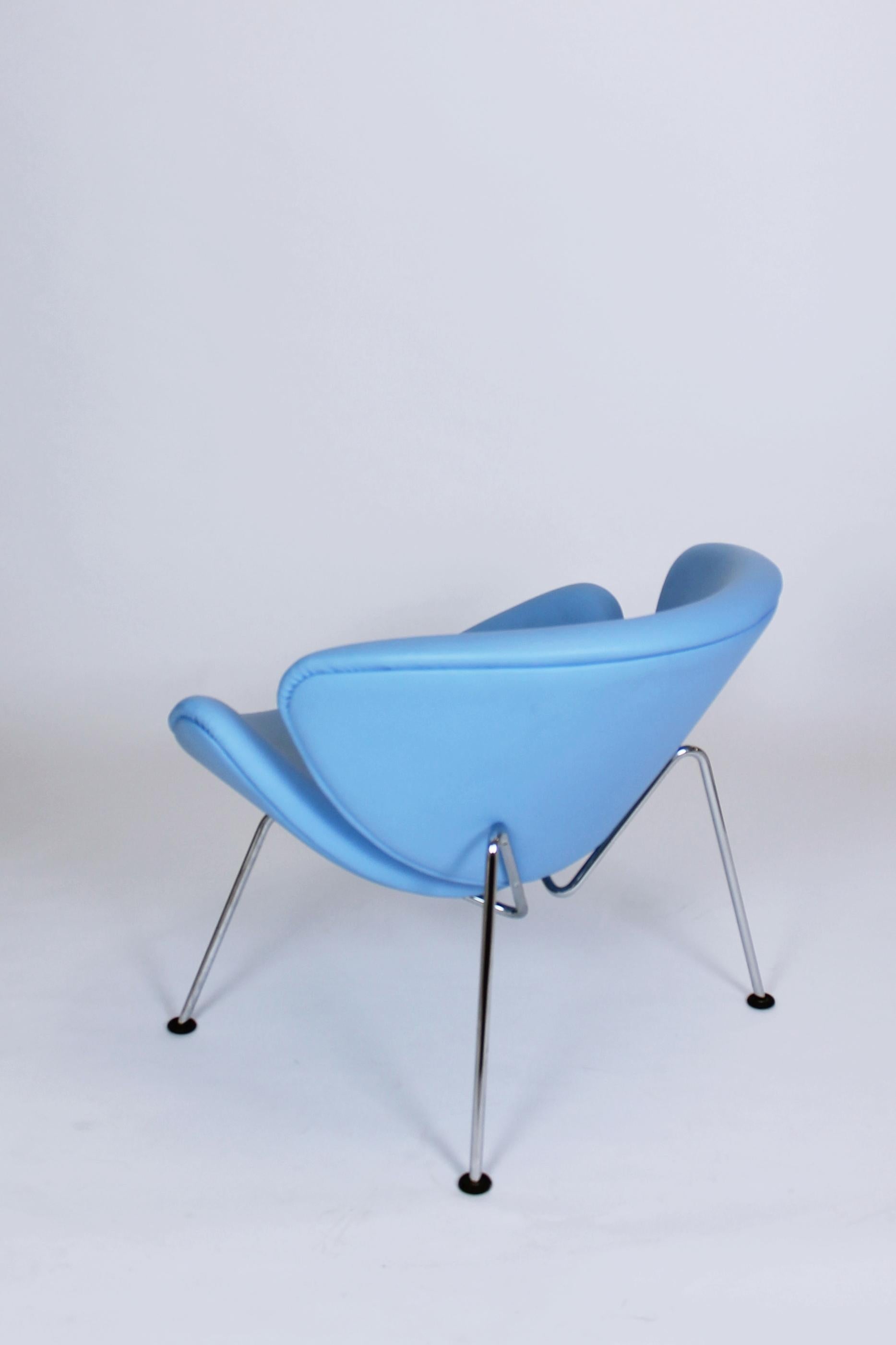 Pierre Paulin for Artifort Original Baby Blue Leather Orange Slice Chair In Good Condition In Debrecen-Pallag, HU