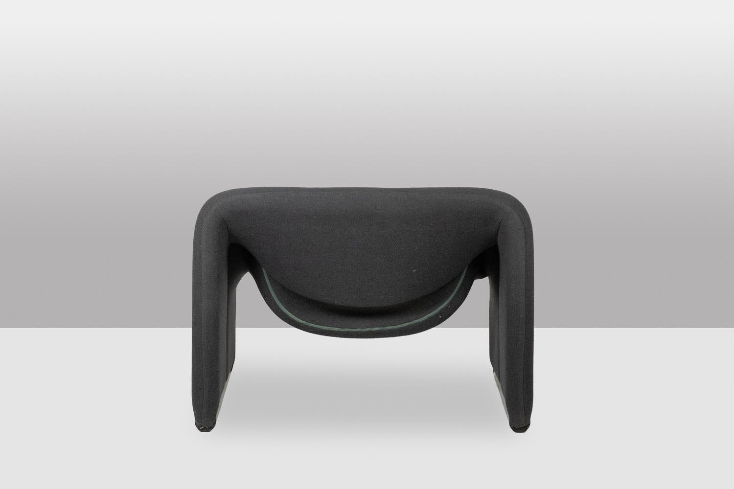 Late 20th Century Pierre Paulin for Artifort. Pair of “Groovy” armchairs. 1970s-80s For Sale