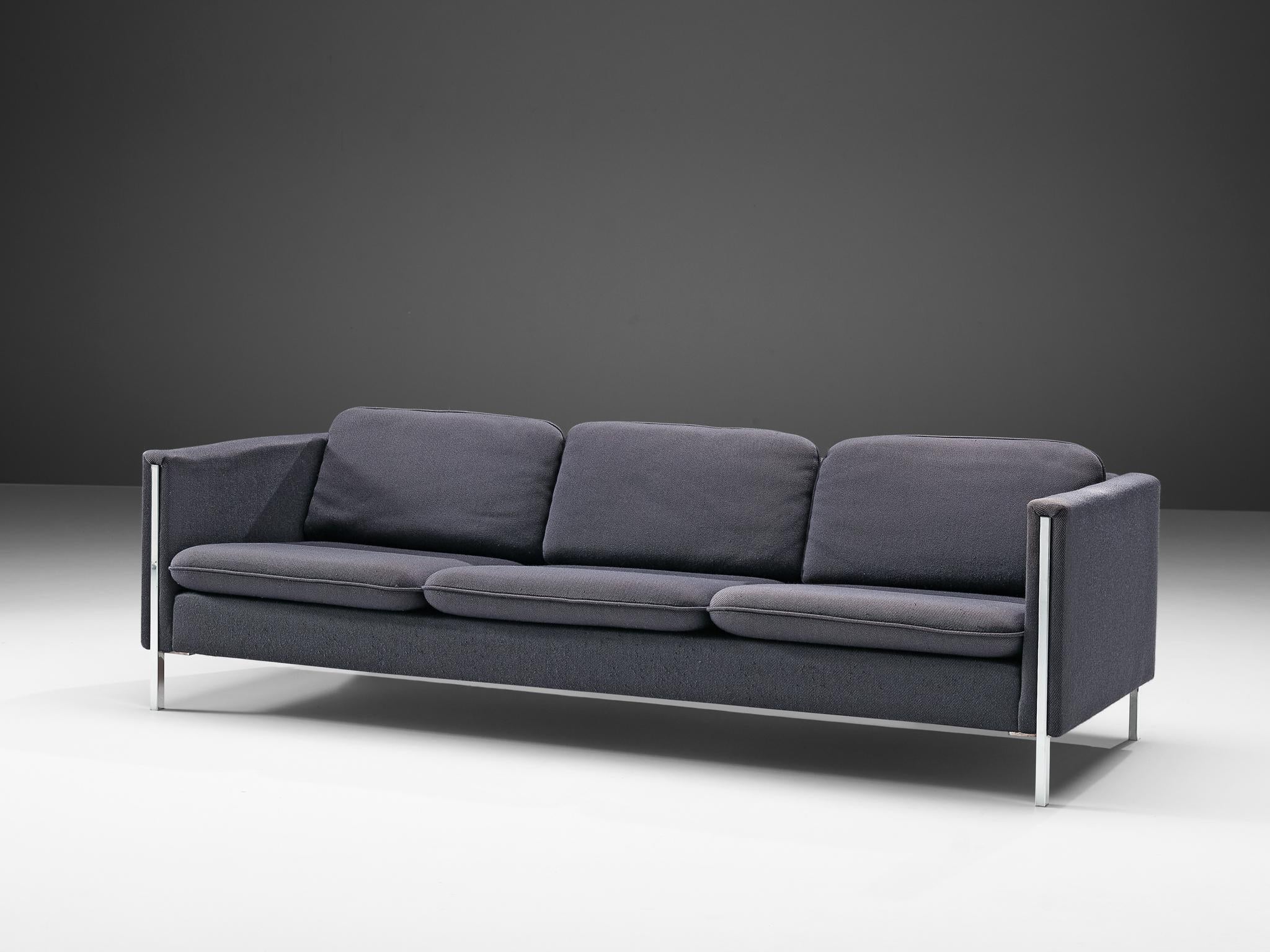 Pierre Paulin for Artifort, sofa model '442/3', fabric upholstery, chromed steel, The Netherlands, 1962

This modest sofa is based on a solid construction featuring clear lines and geometrical shapes executed in a subtle way. The seat is supported