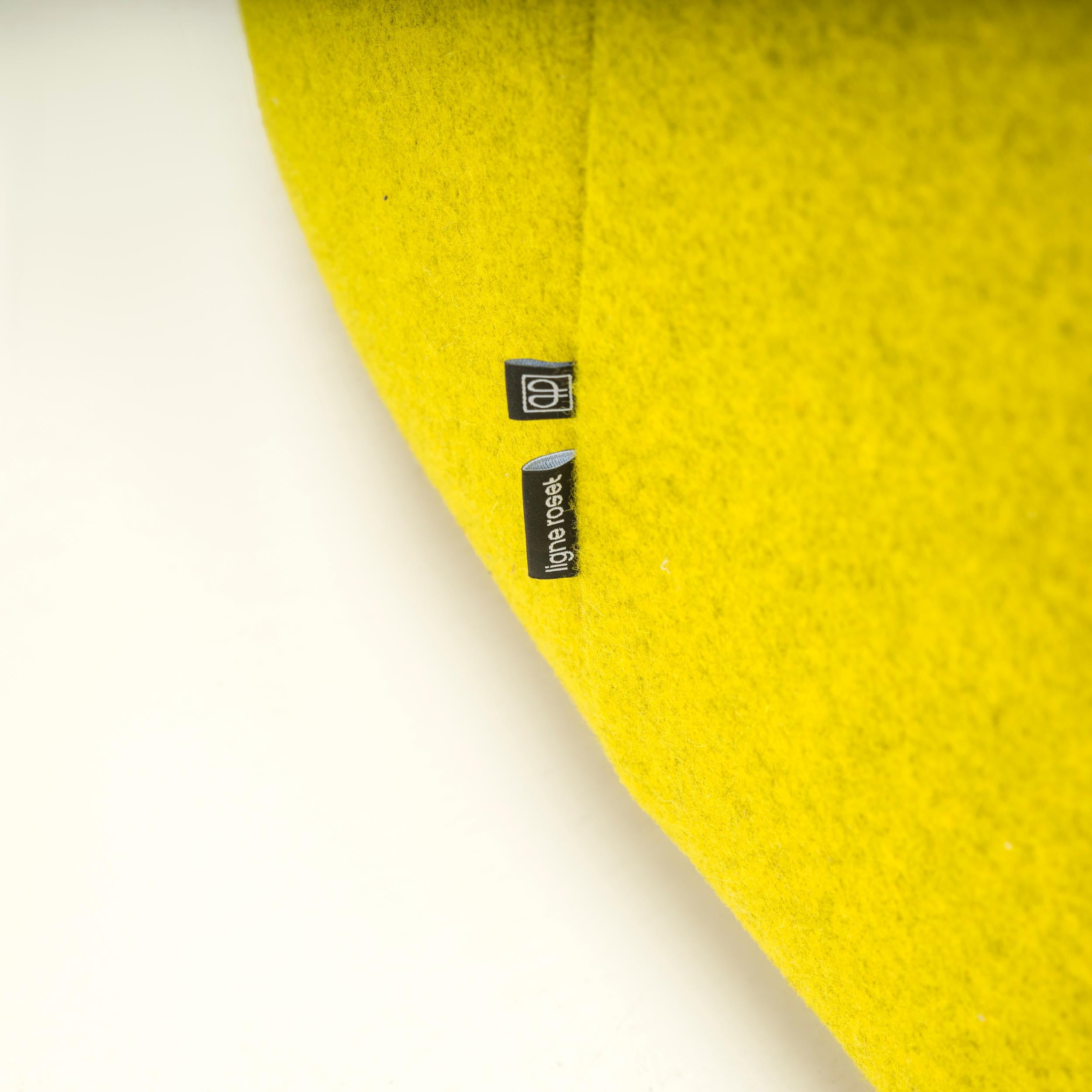 Fauteuil à haut dossier en tissu jaune roset Pierre Paulin pour Ligne Roset Bon état - En vente à London, GB