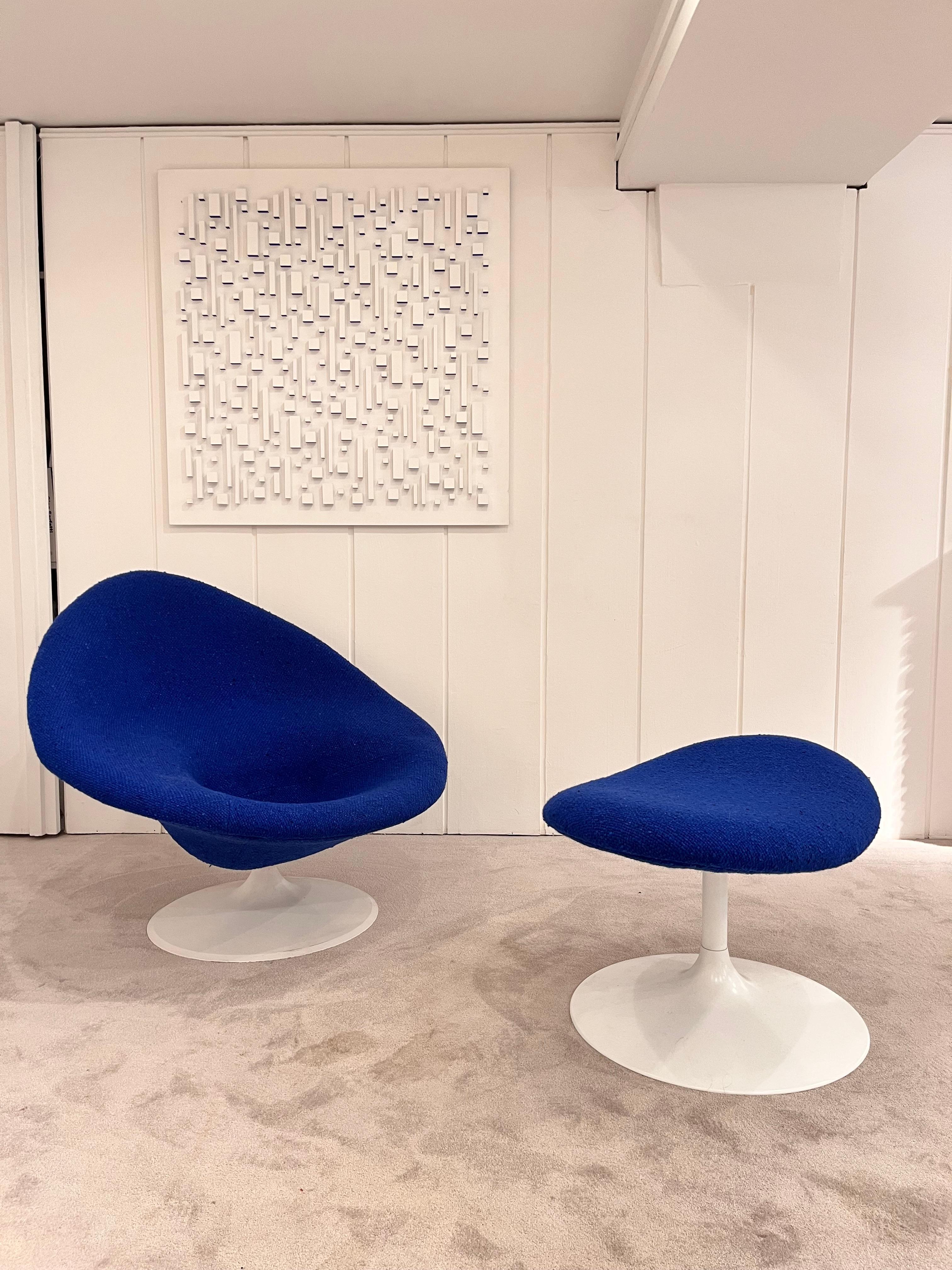 Mid-Century moderno Pierre Paulin - Sedia da salotto e ottomana Globe F422, circa 1960 in vendita