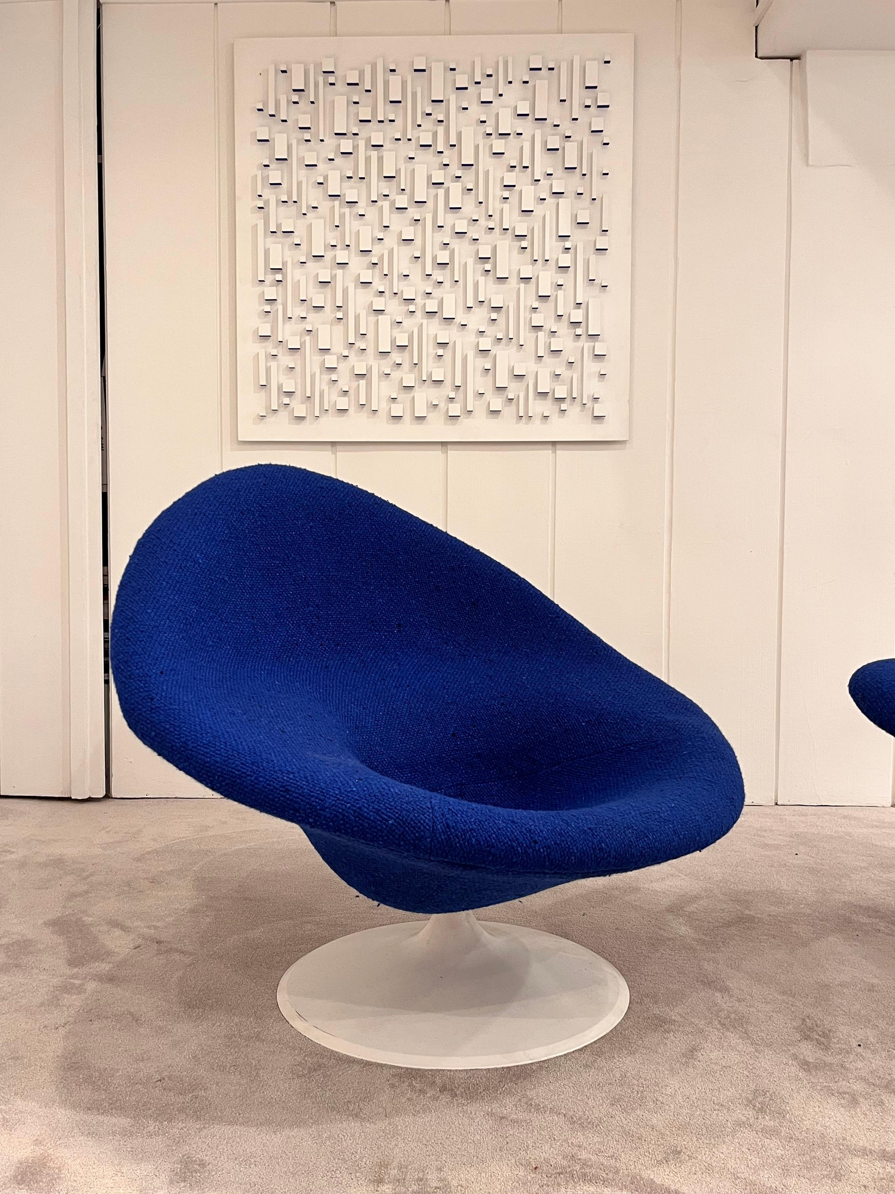 Pierre Paulin - Sedia da salotto e ottomana Globe F422, circa 1960 in vendita 1