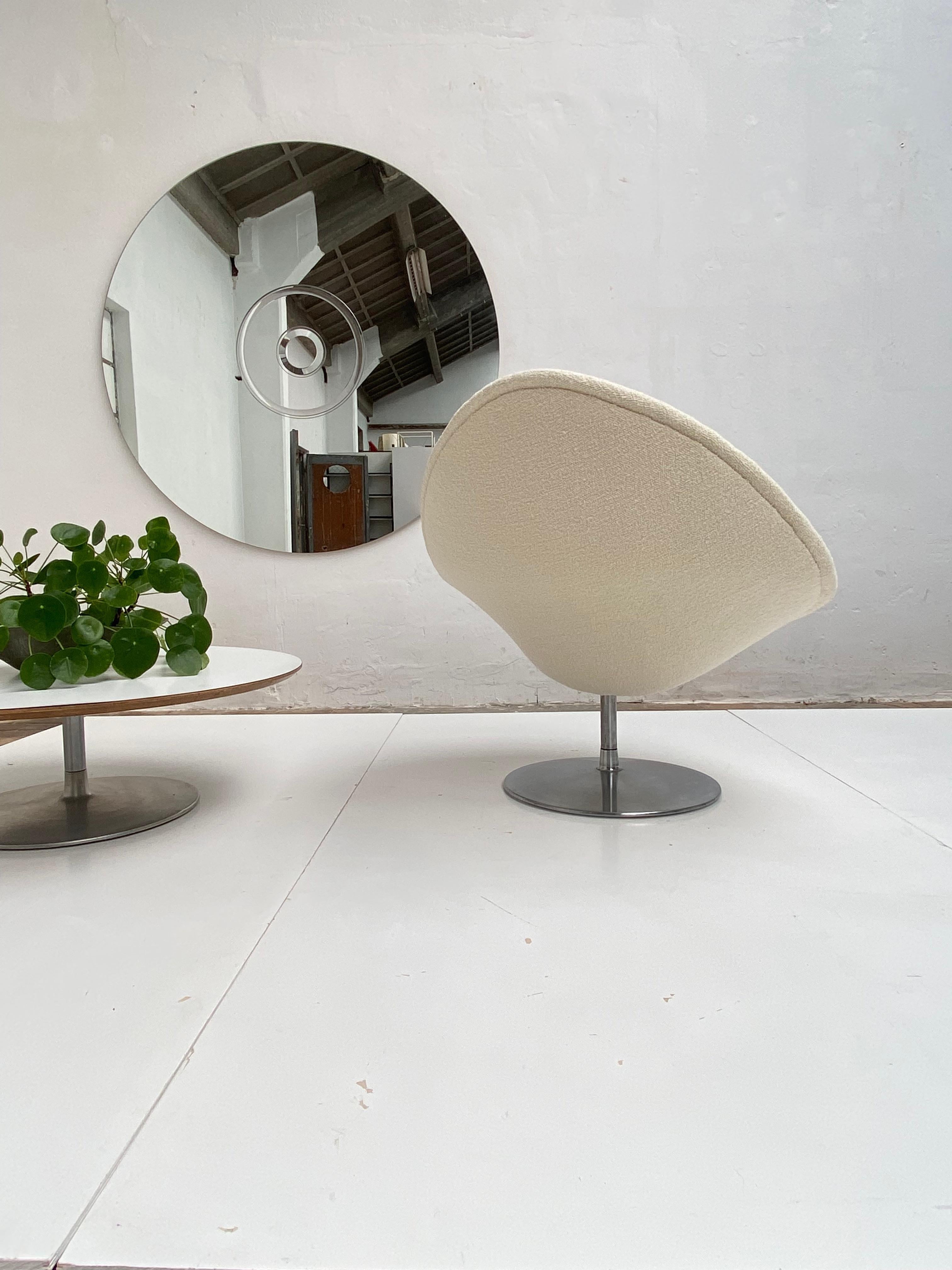 Pierre Paulin 'Globe' Lounge Chair + 'Circle' Coffee Table Artifort, 1959 5