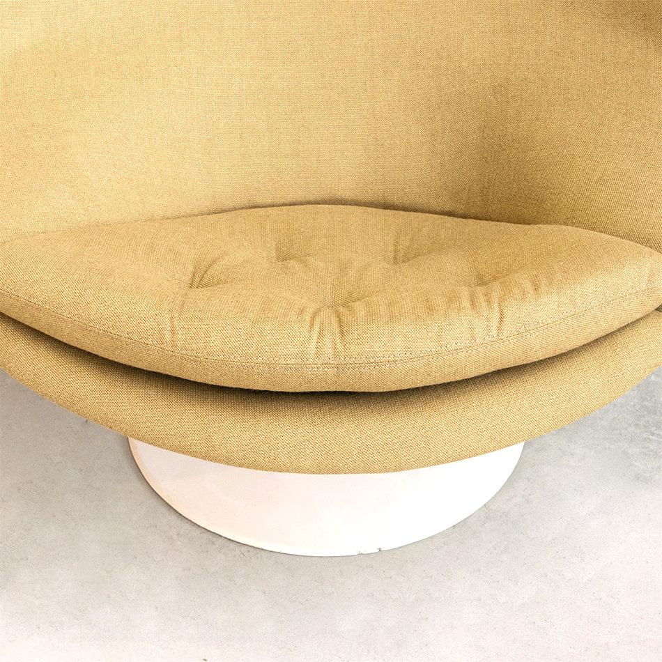 Pierre Paulin Globe Lounge Chair in Khaki Wool for Artifort, Netherlands 2
