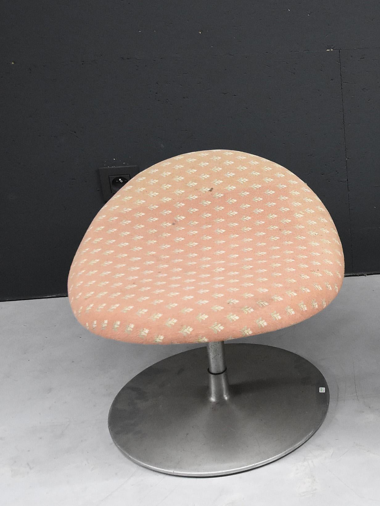 Mid-Century Modern Pierre Paulin, Globe Seat F 422 and Its Ottoman in Steel and Fabric, circa 1960 For Sale