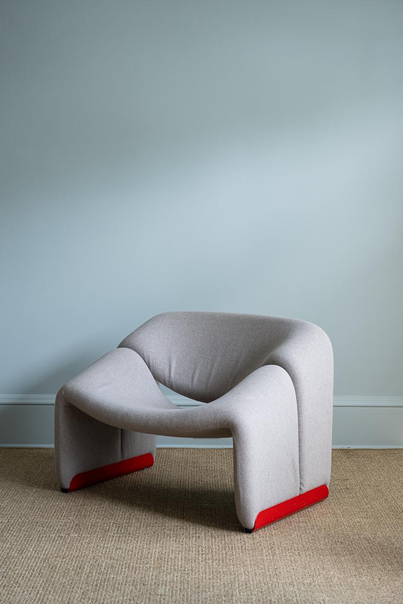 Original Pierre Paulin Groovy Chair with red metal base